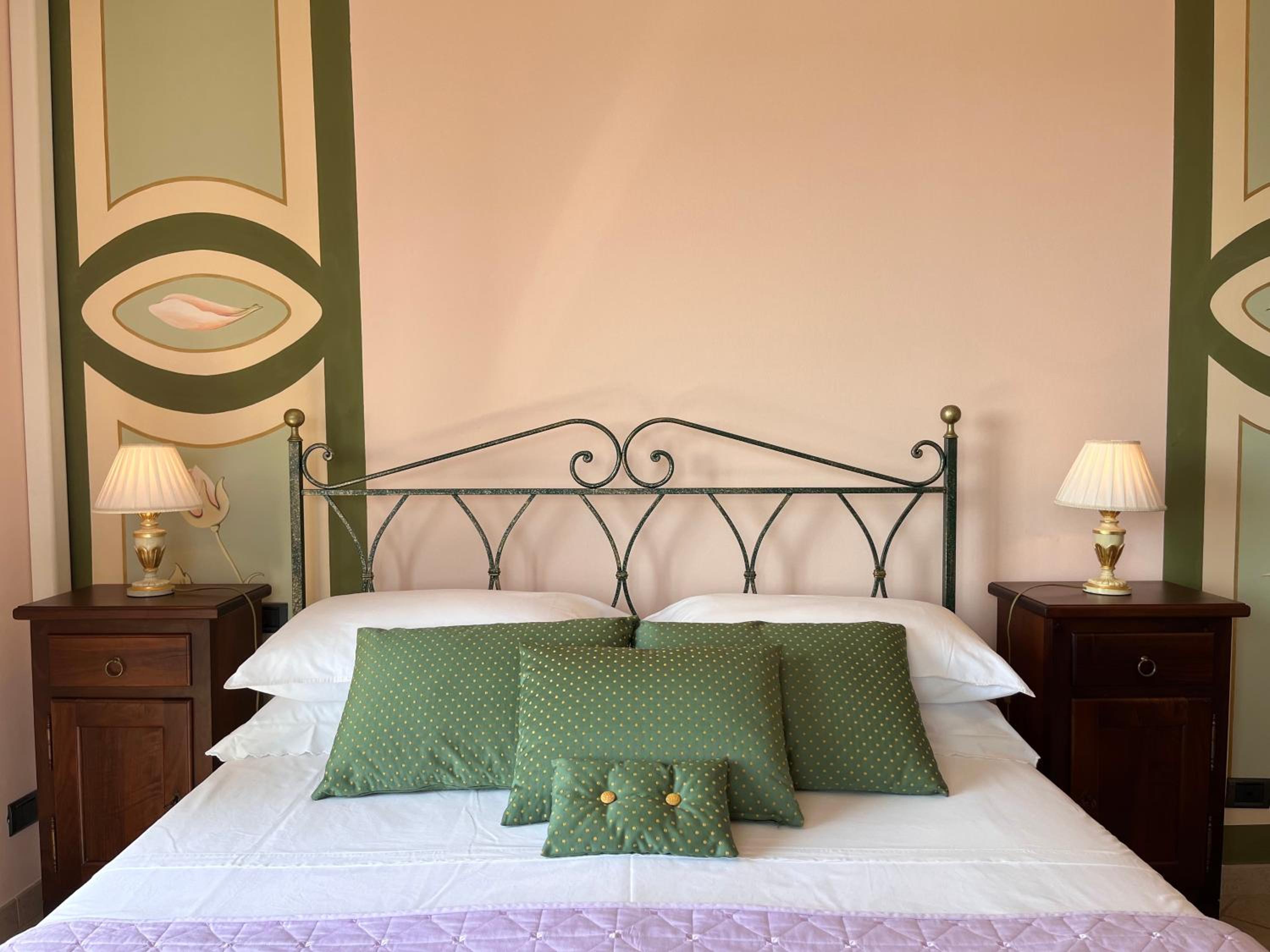 Double Room with Balcony - Photo 6