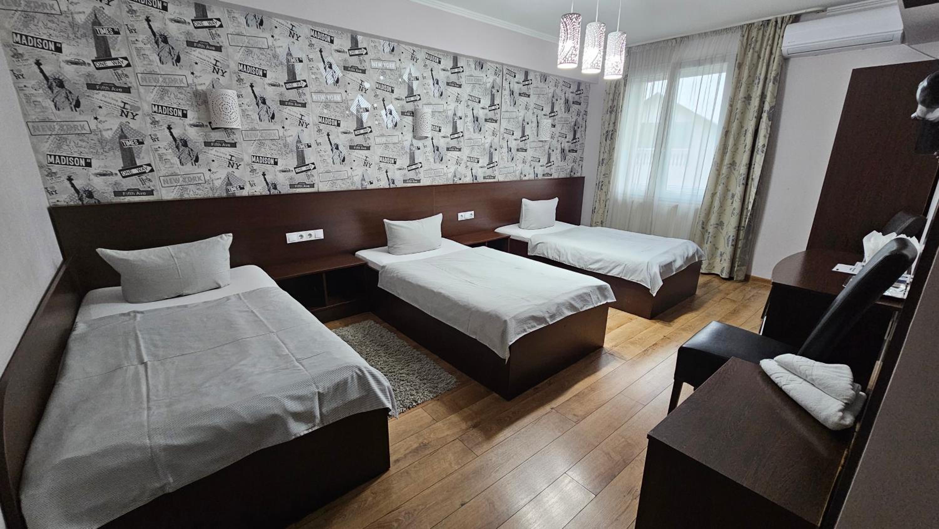 Deluxe Triple Room photo 3