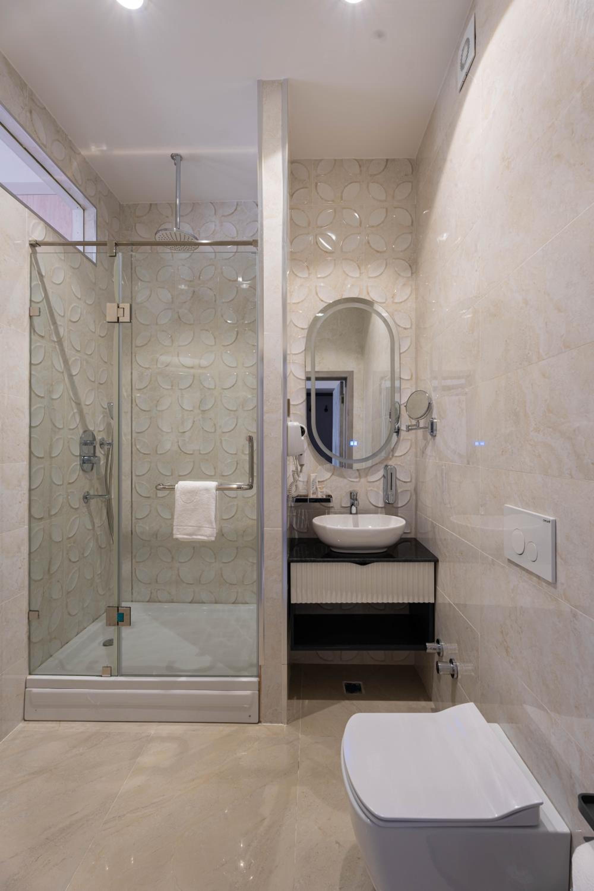 Superior Twin Room with City View photo 3