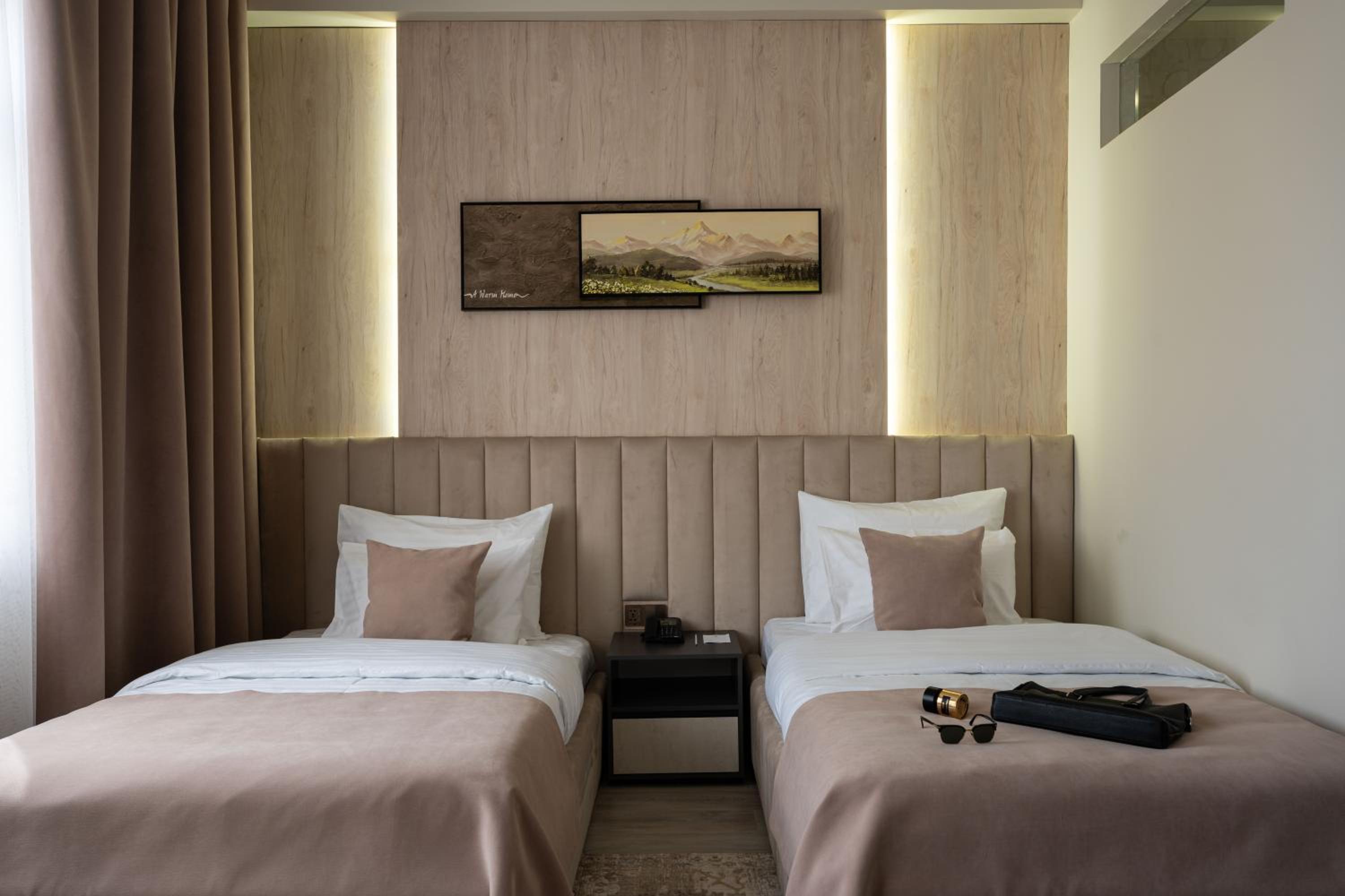 Superior Twin Room with City View photo 1