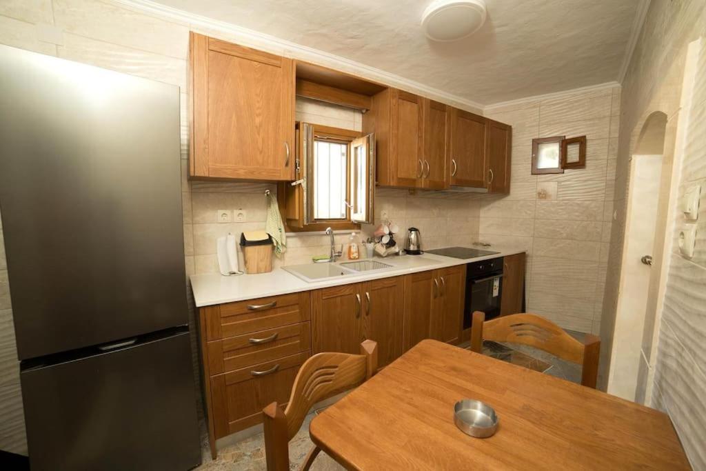 One-Bedroom Apartment photo 3