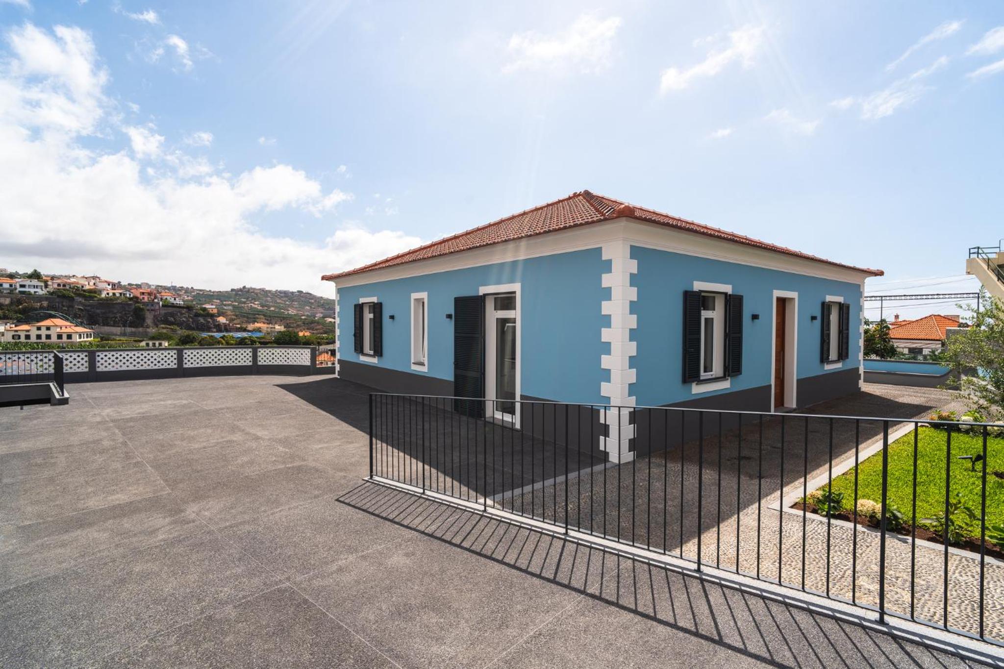 Three-Bedroom House photo 2