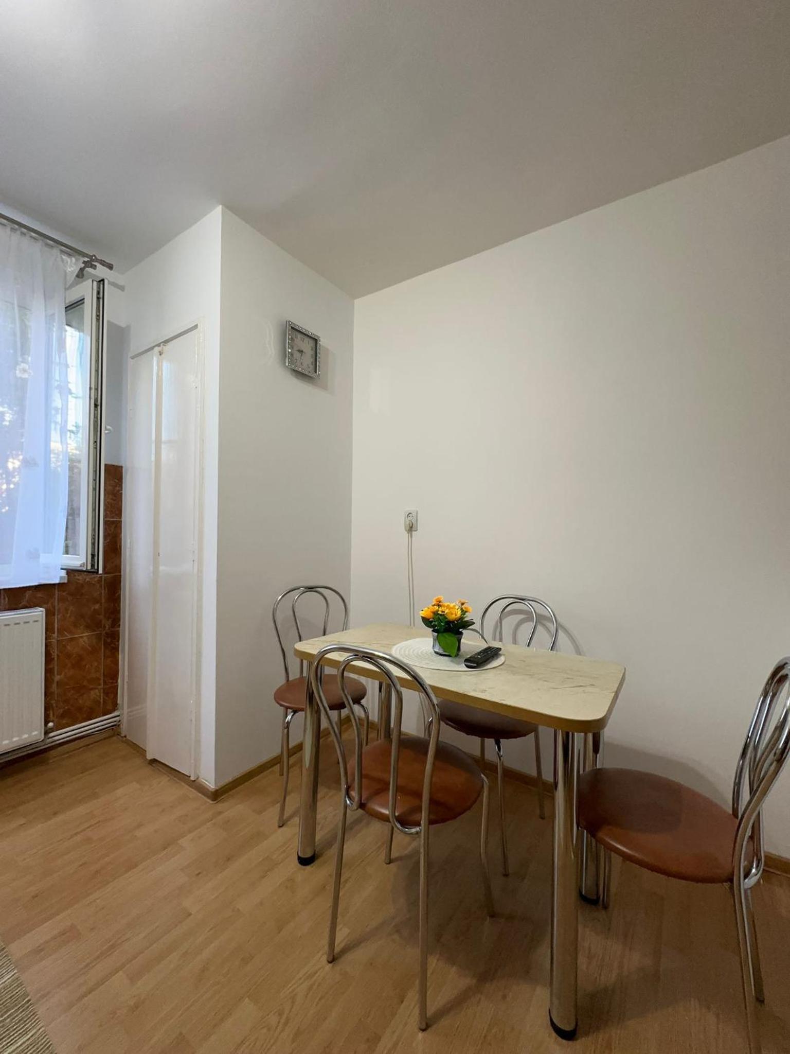 One-Bedroom Apartment photo 3