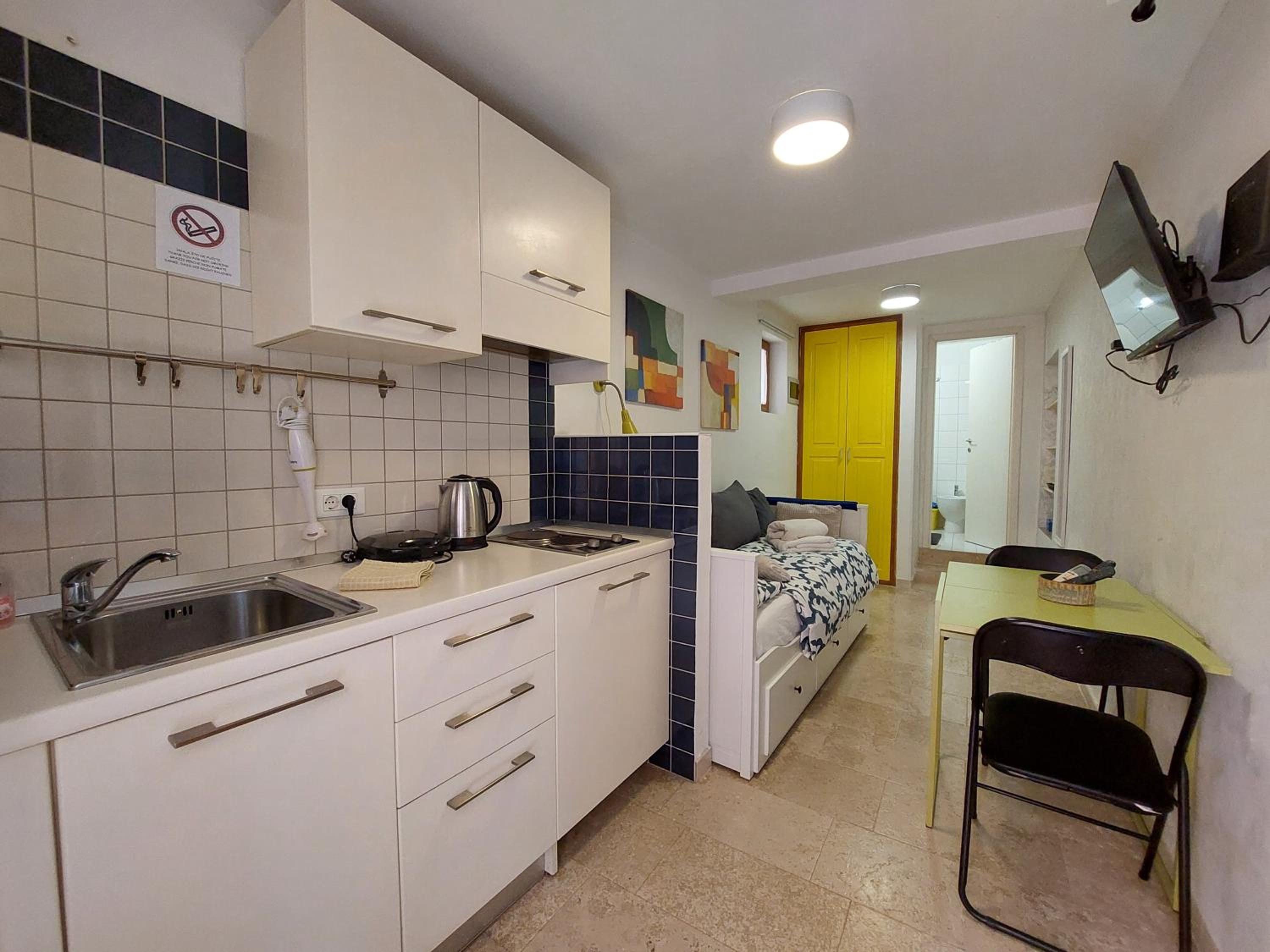 Studio Apartment