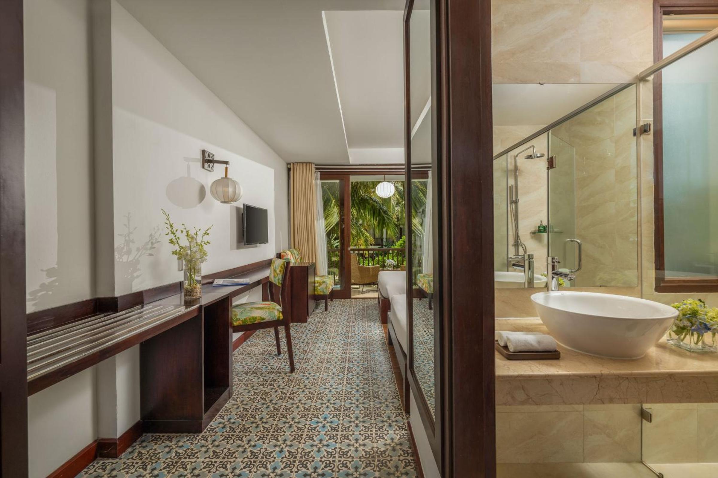 Twin Deluxe Pool View Room photo 2