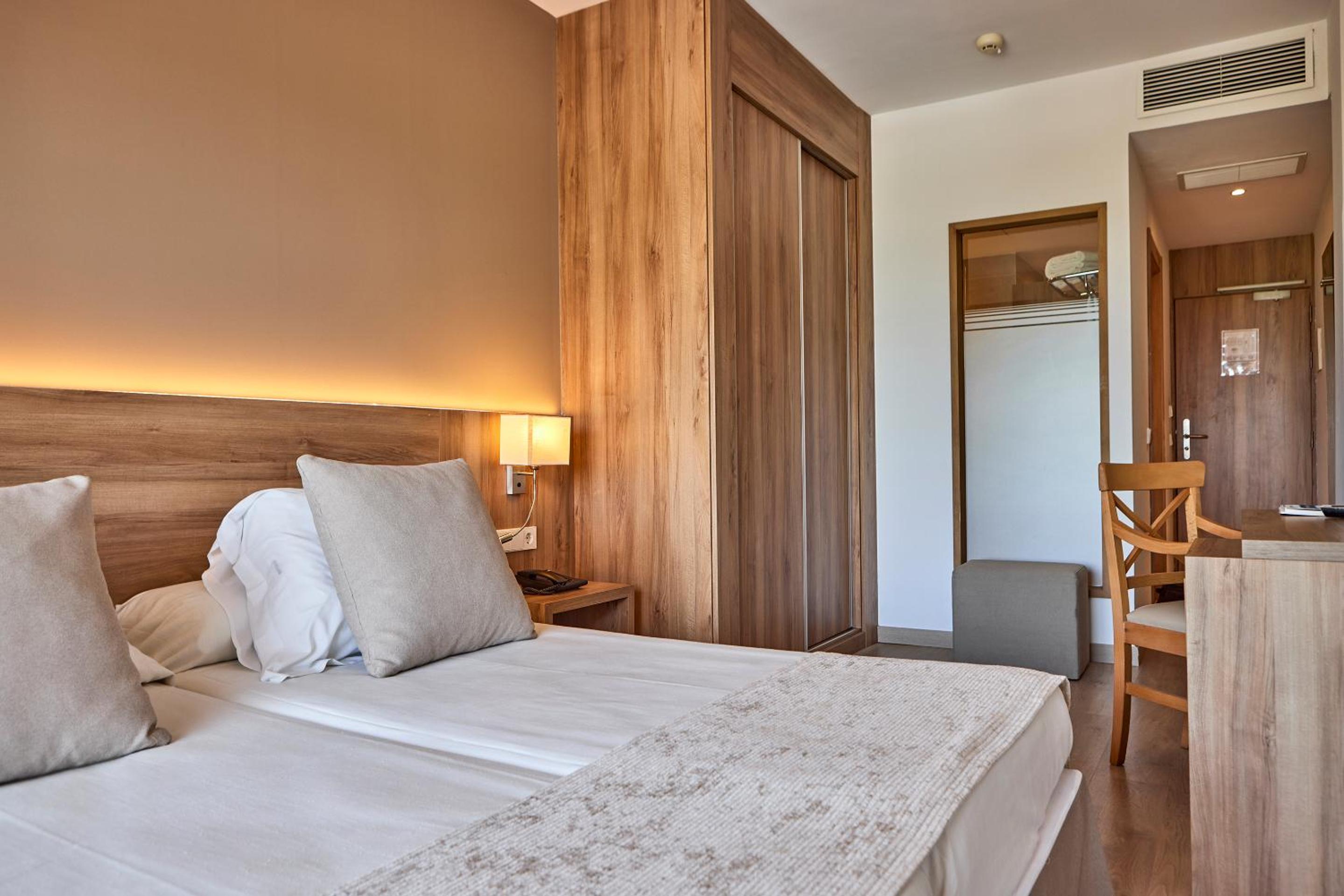 Habitación Doble de Uso Individual con Balcón (1 Adulto)