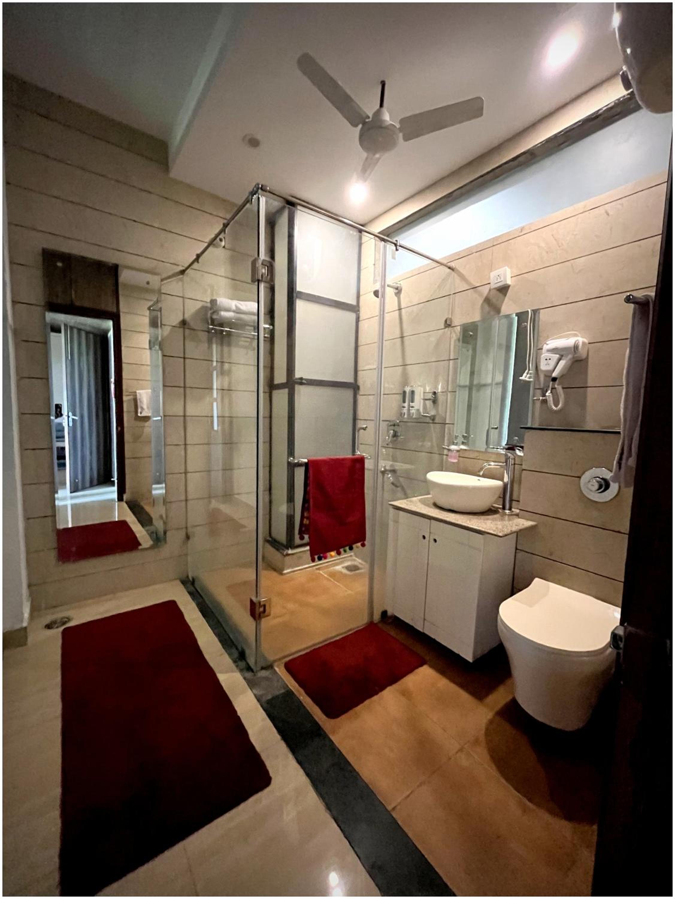 Deluxe King Room photo 3