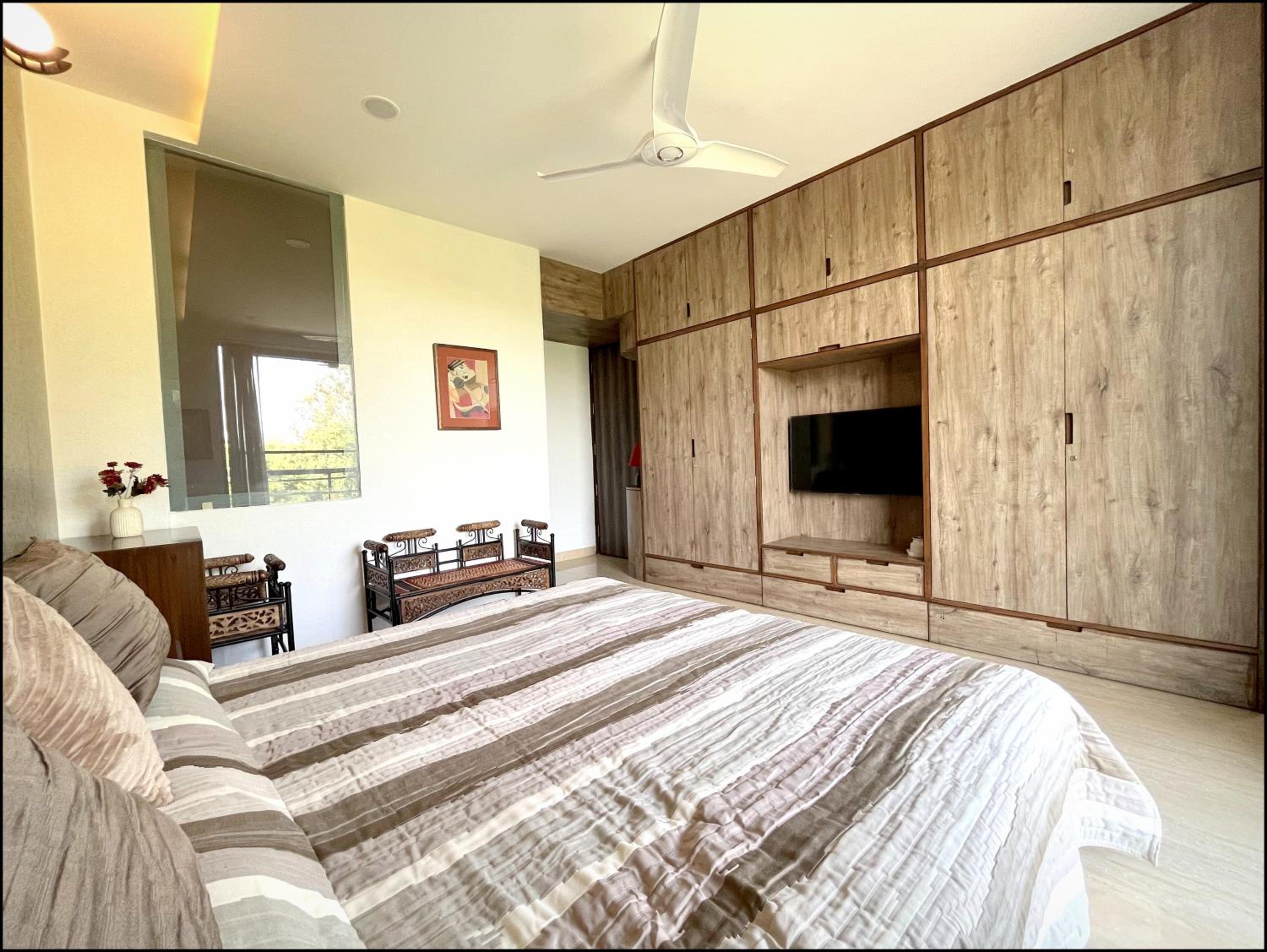 Deluxe King Room photo 2
