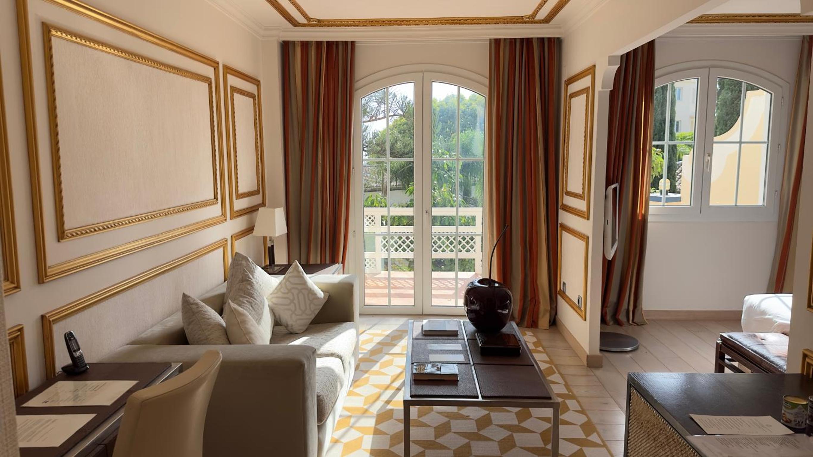 Suite Junior con Vista al Jardín