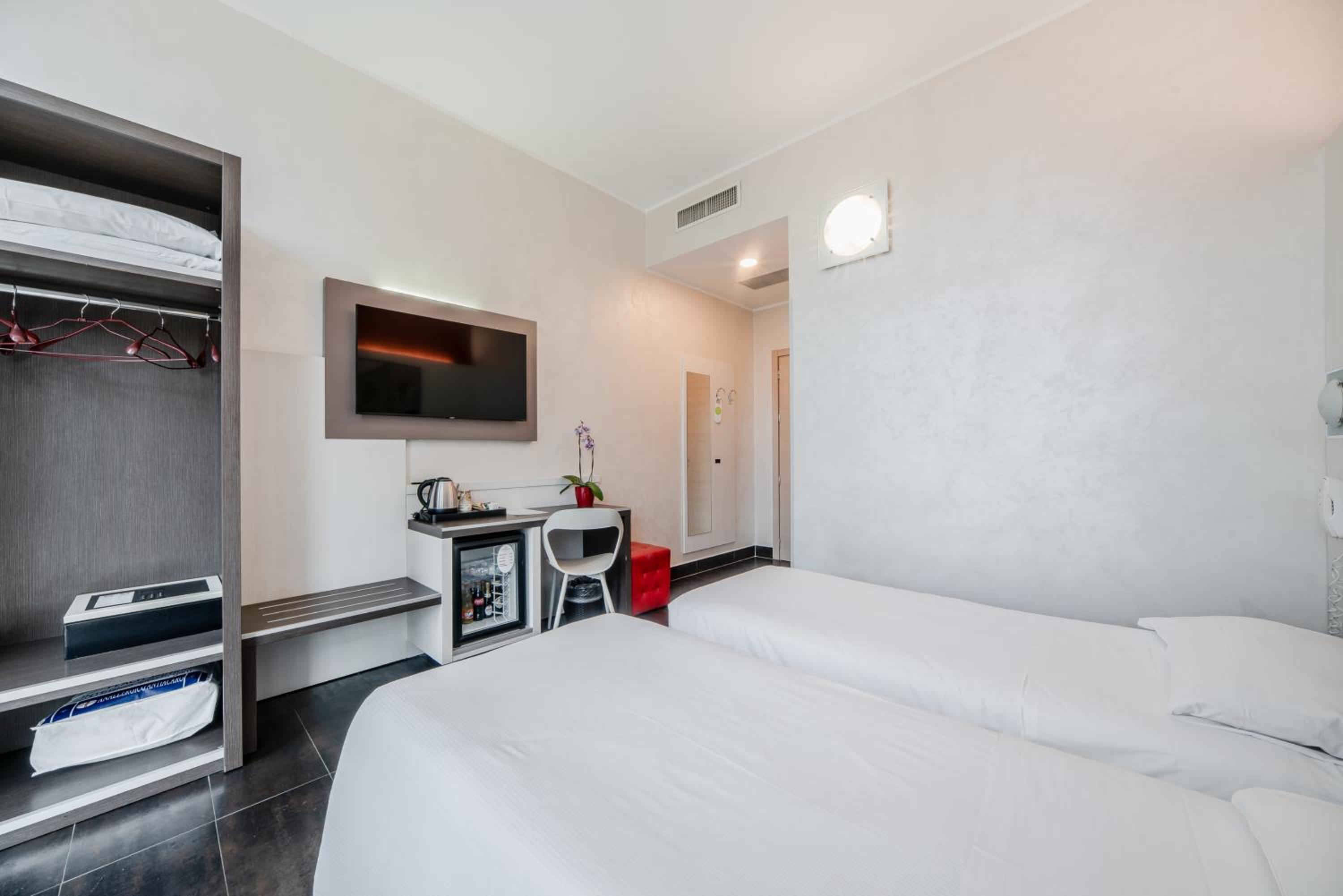 Twin Room with Balcony