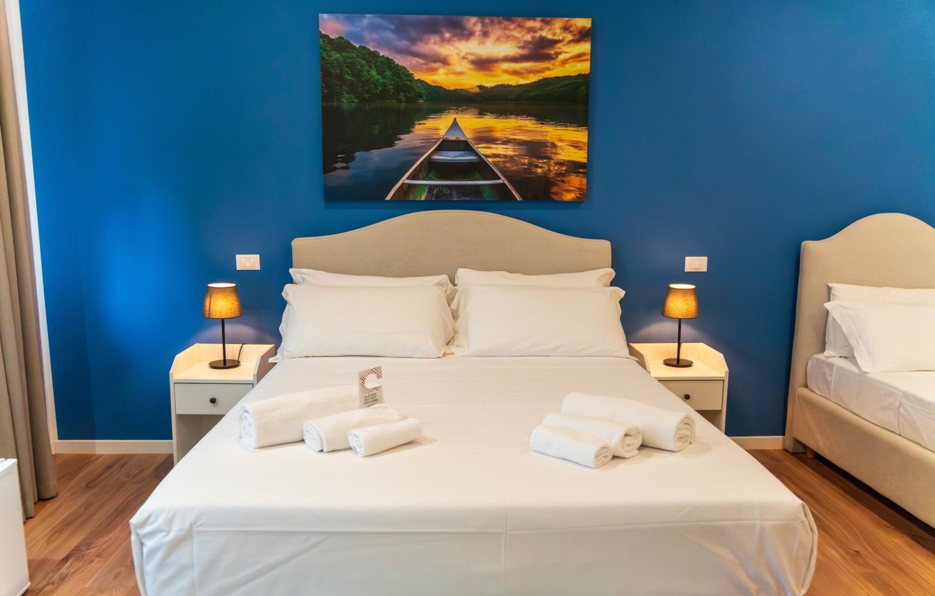 Deluxe Room (2 Adults + 1 Child) photo 2