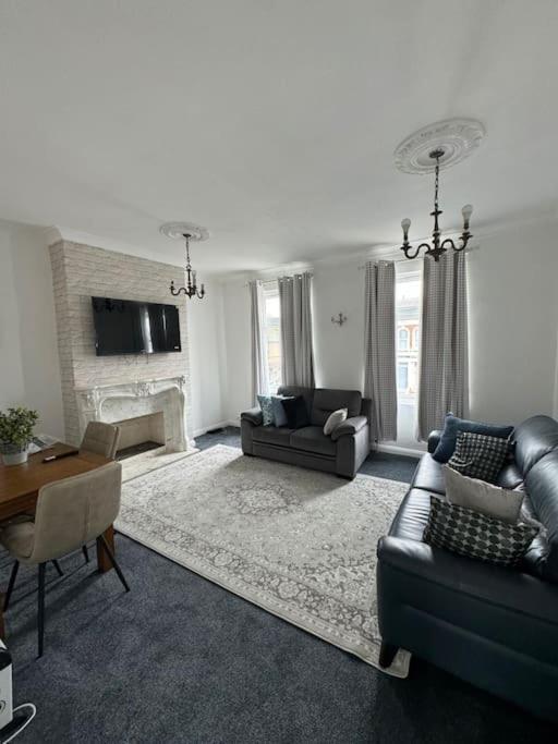Three-Bedroom Apartment photo 1