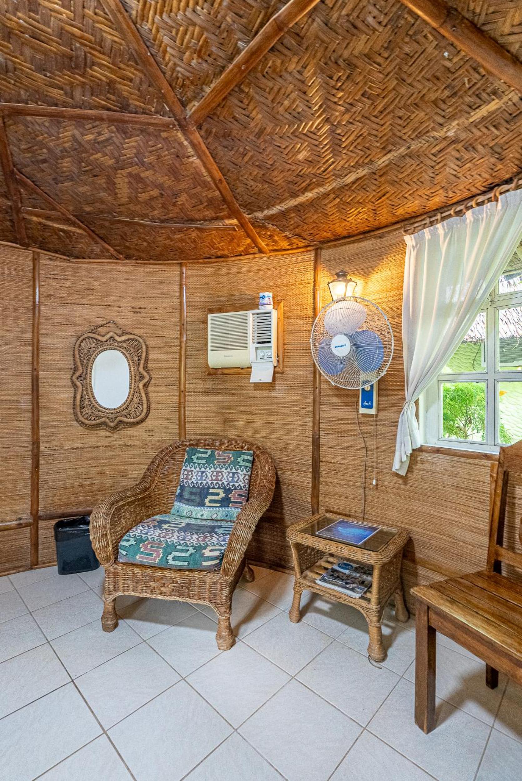 Double Room with Patio - Photo 8