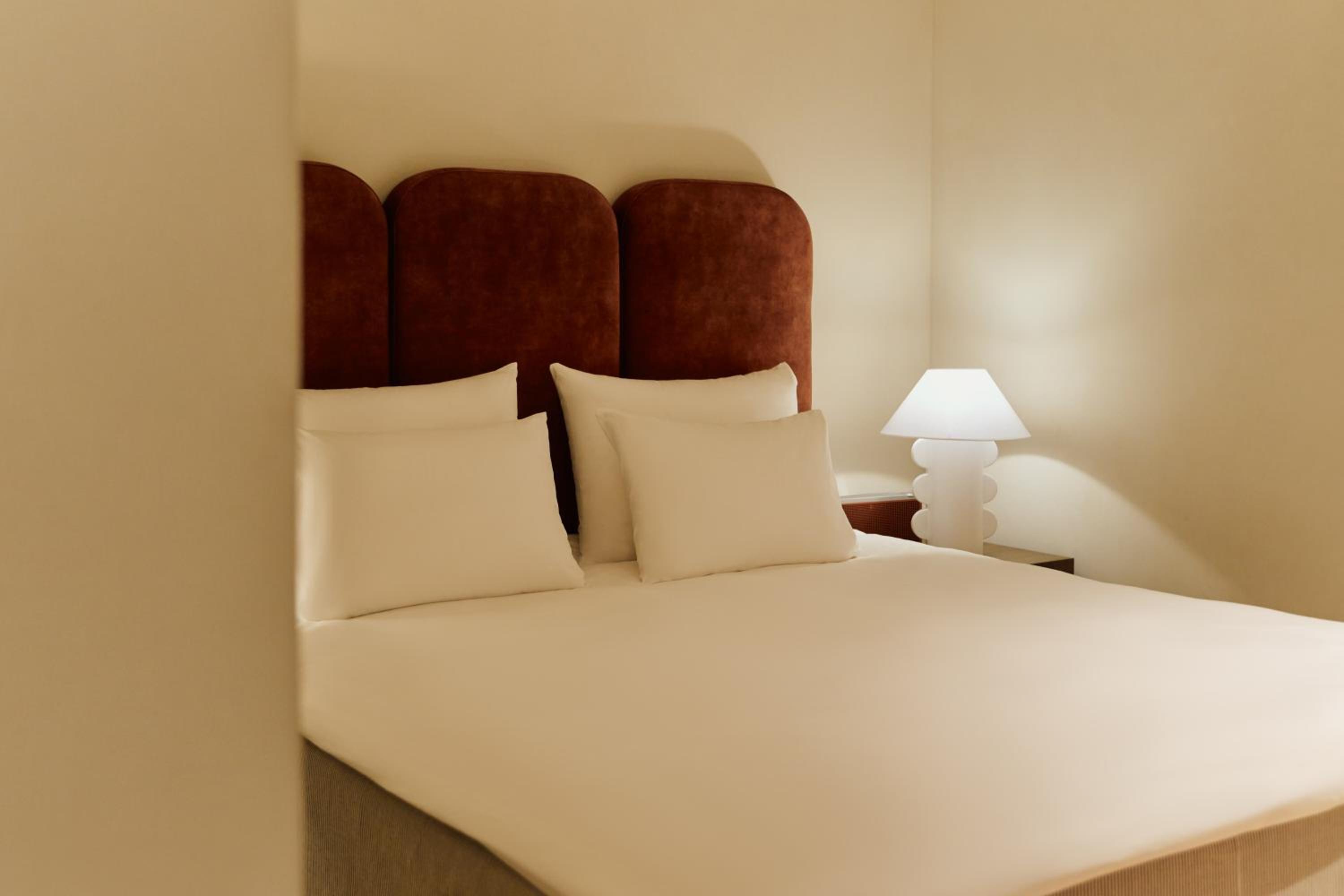 Deluxe Suite with City View