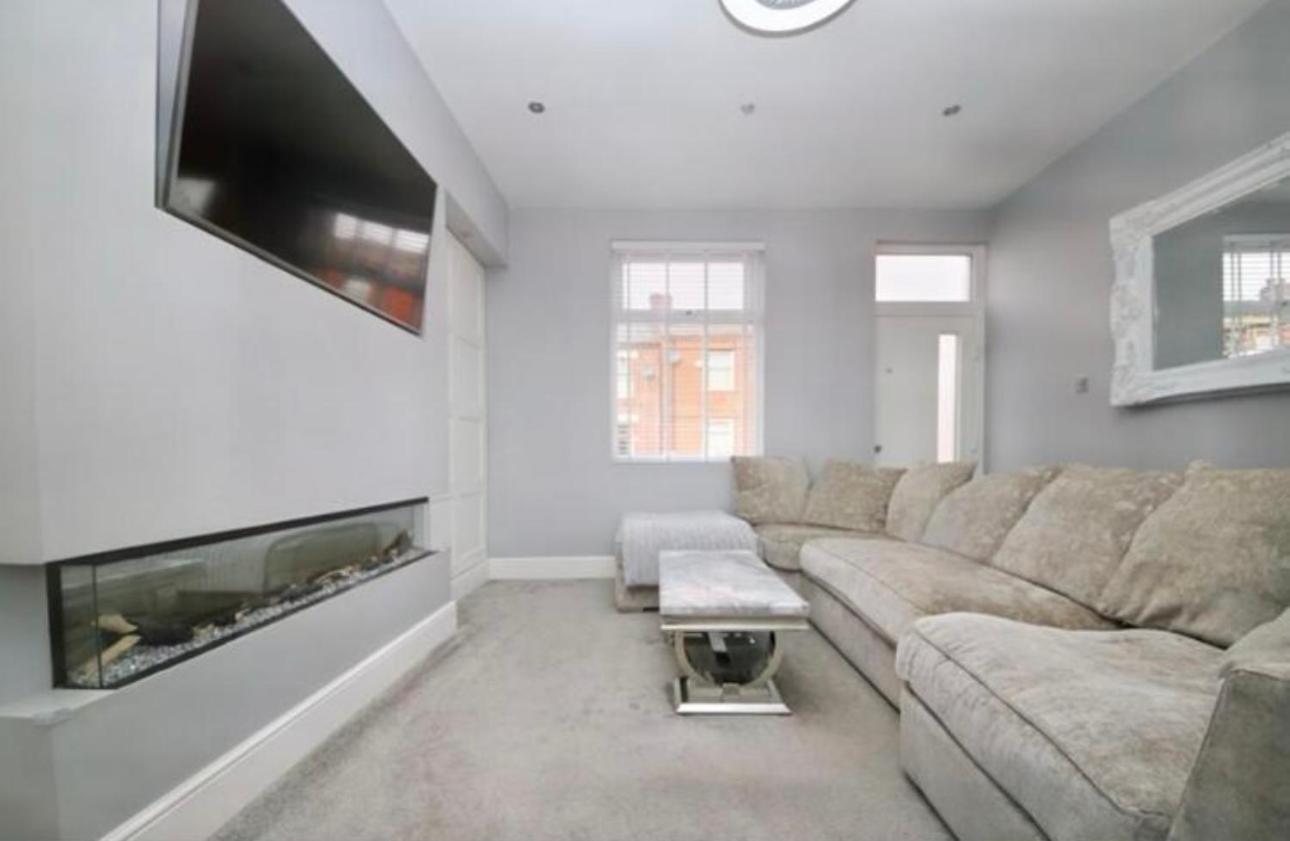 Three-Bedroom House photo 2