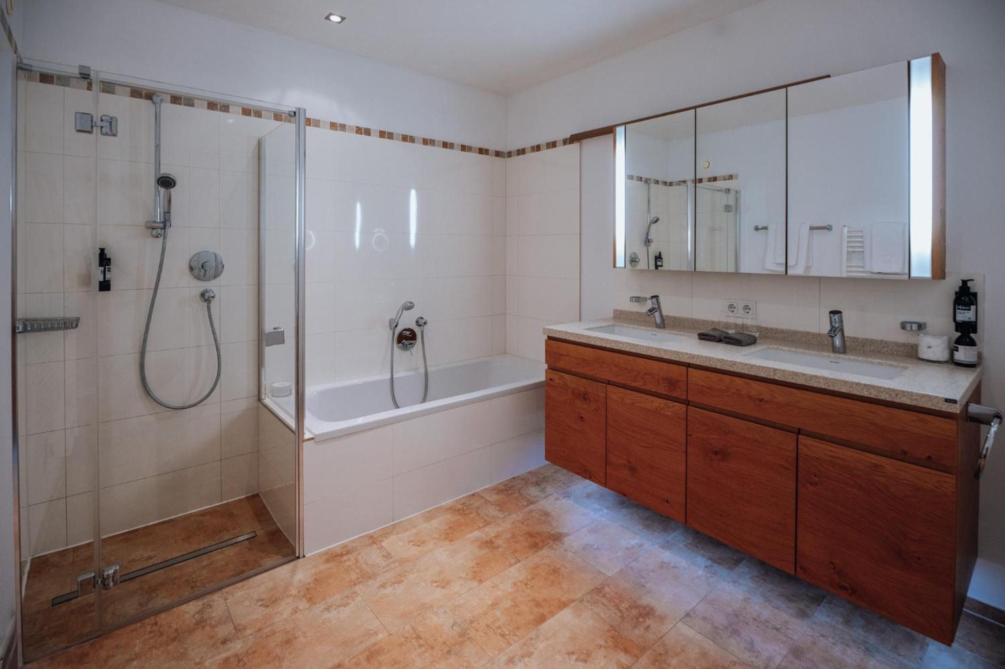 Chalet Spa Suite - Photo 4