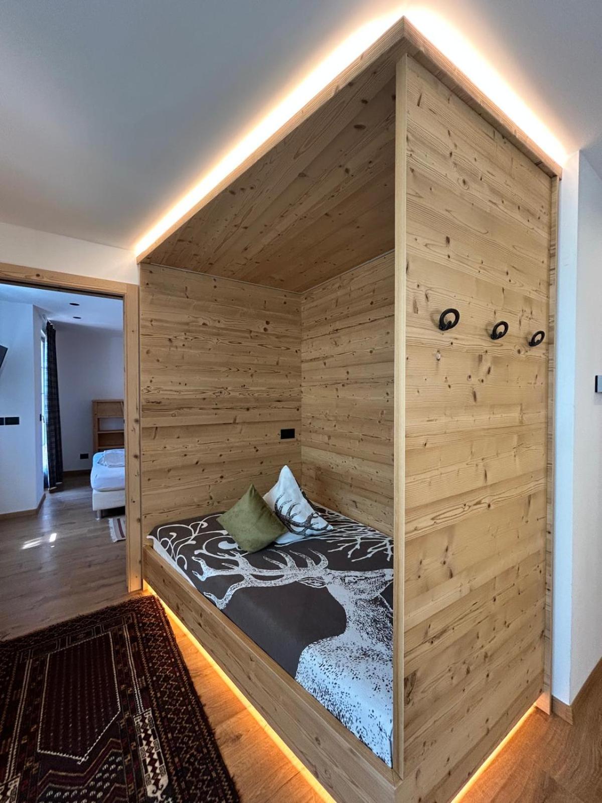 One-Bedroom Apartment with Balcony