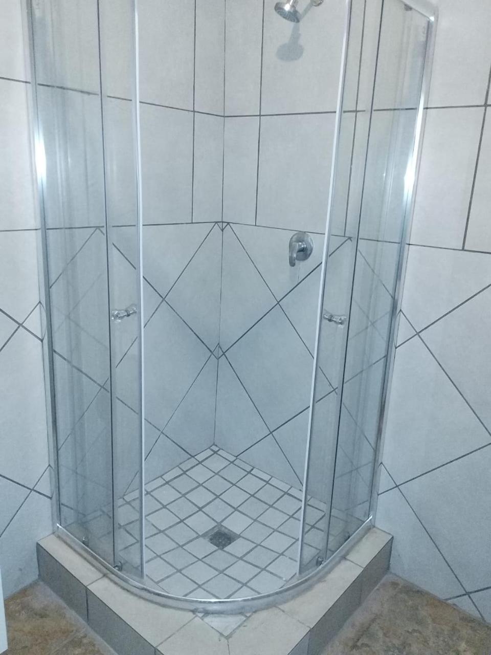 Deluxe Queen Room - Photo 2