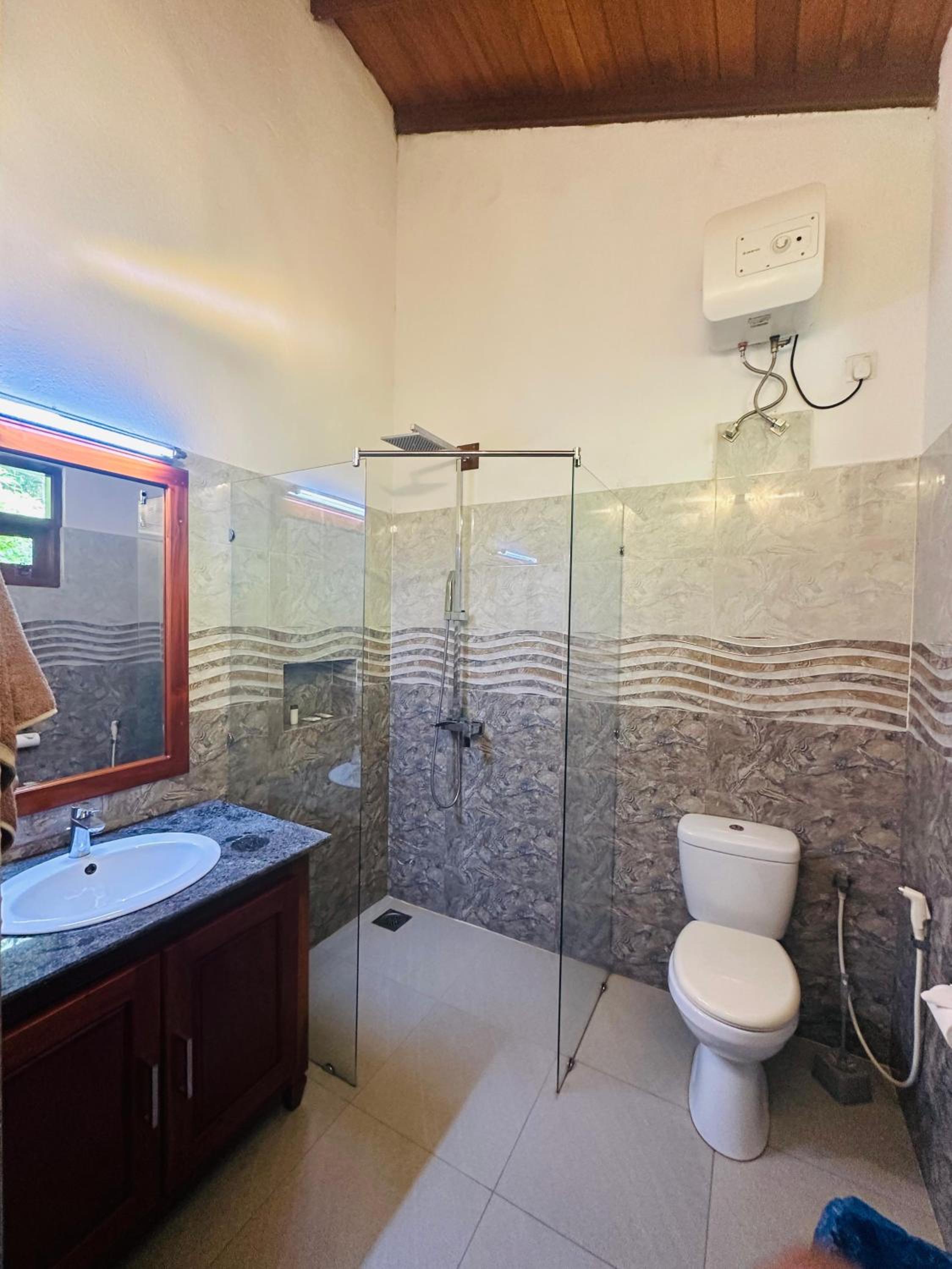 Triple Room with Private Bathroom photo 3