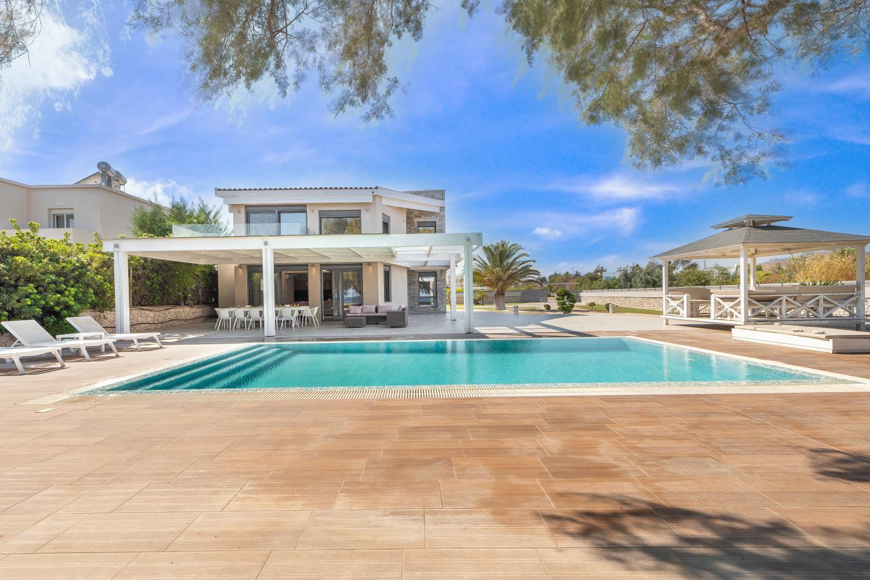 Villa photo 3