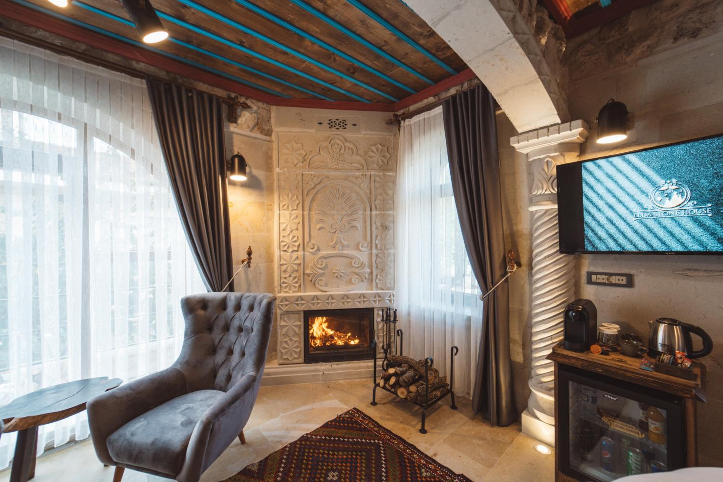 Deluxe Suite - Photo 3