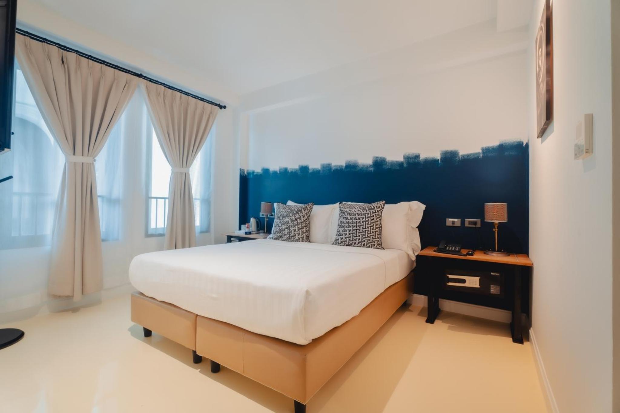 Standard Queen Room