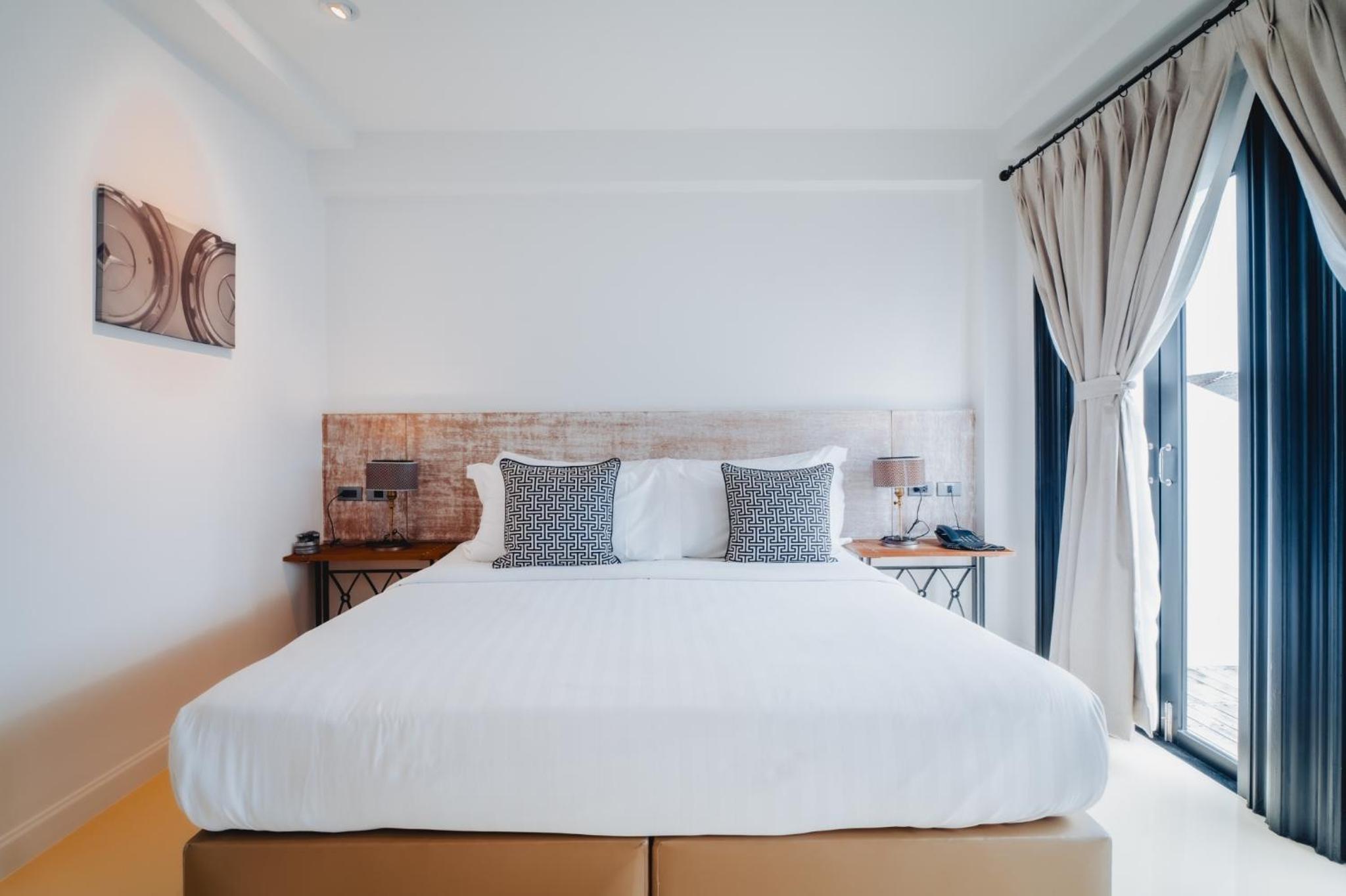 Deluxe Double Room with Balcony