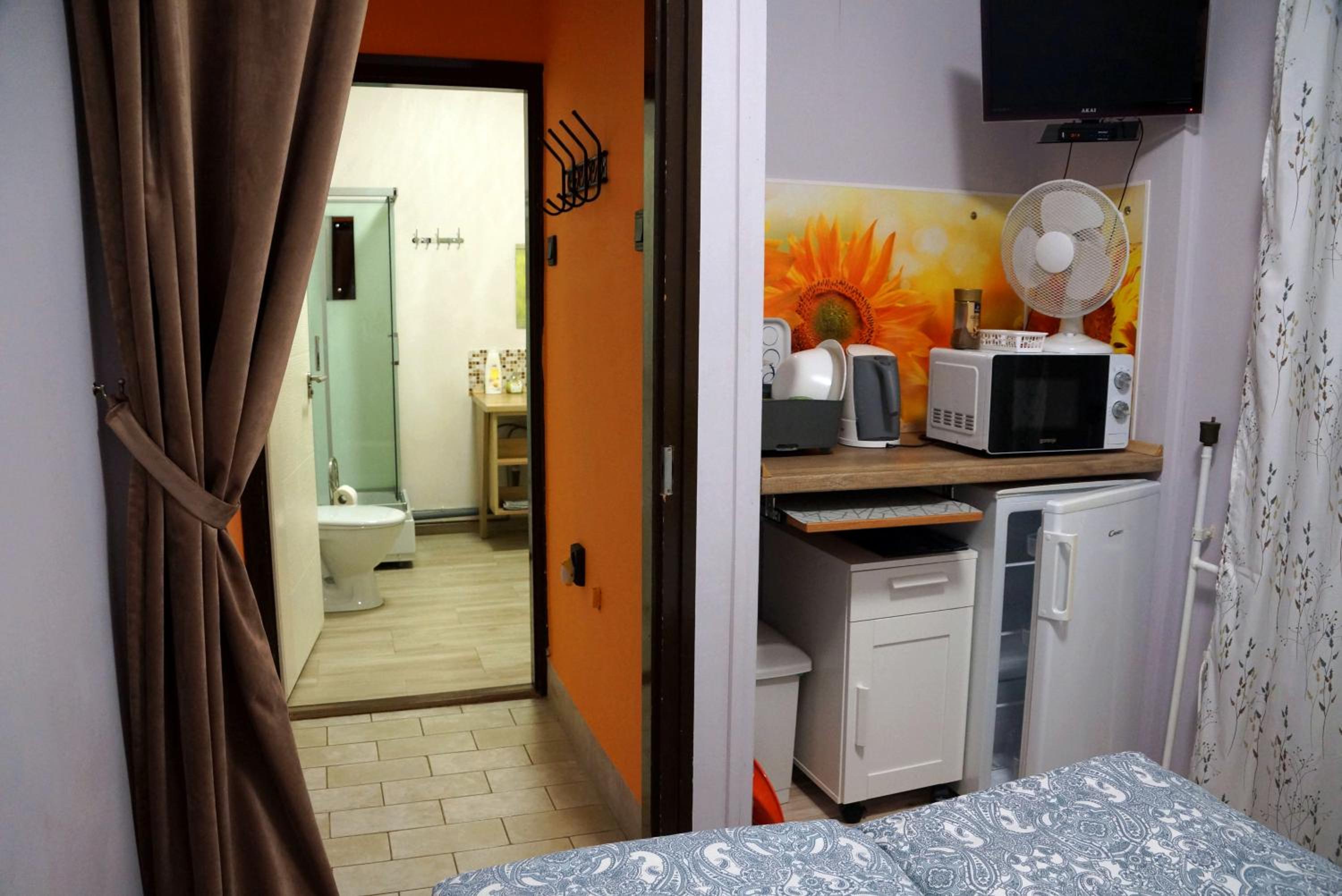 Budget Double Room photo 2