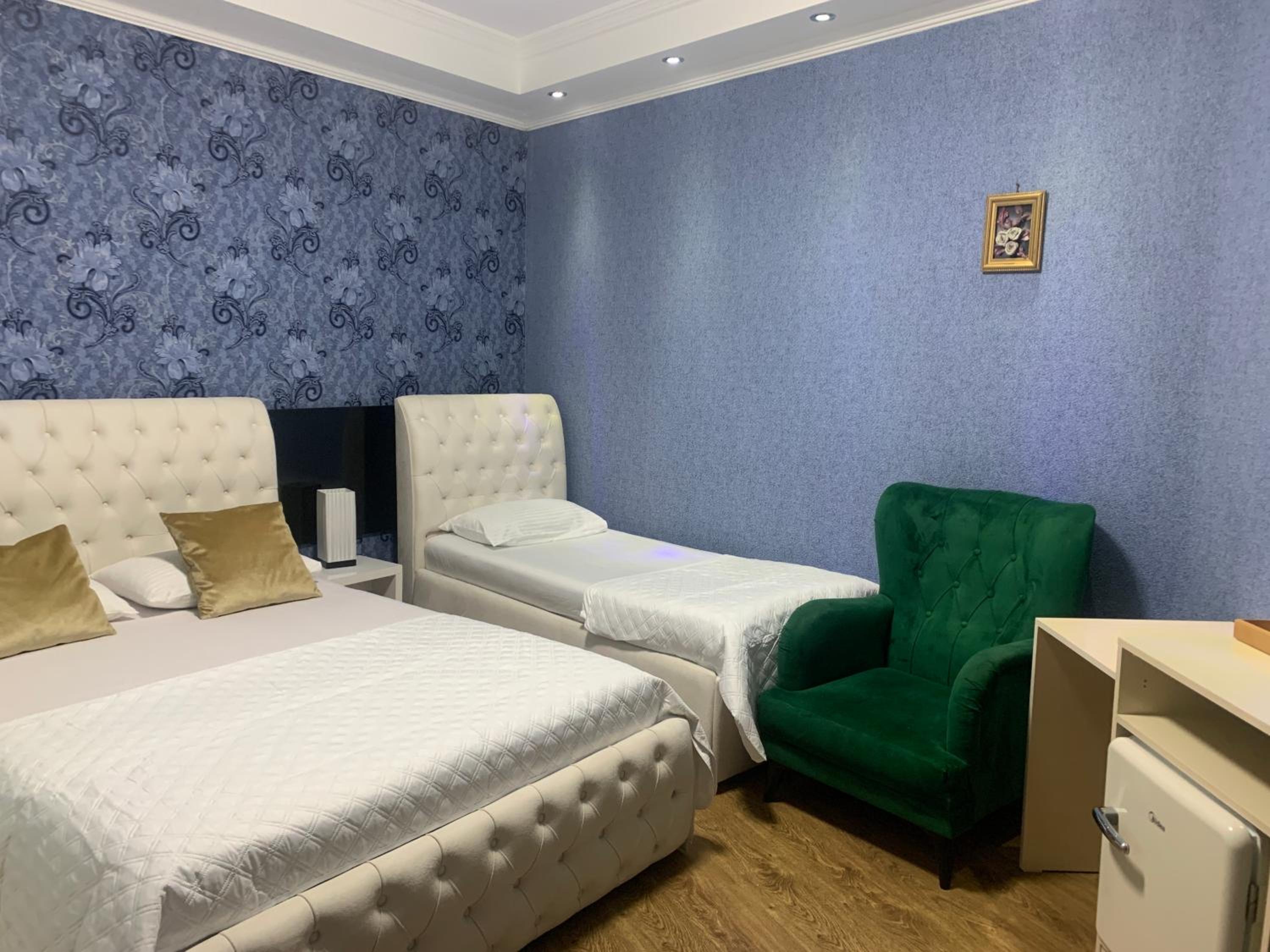 Double Room with Extra Bed photo 2