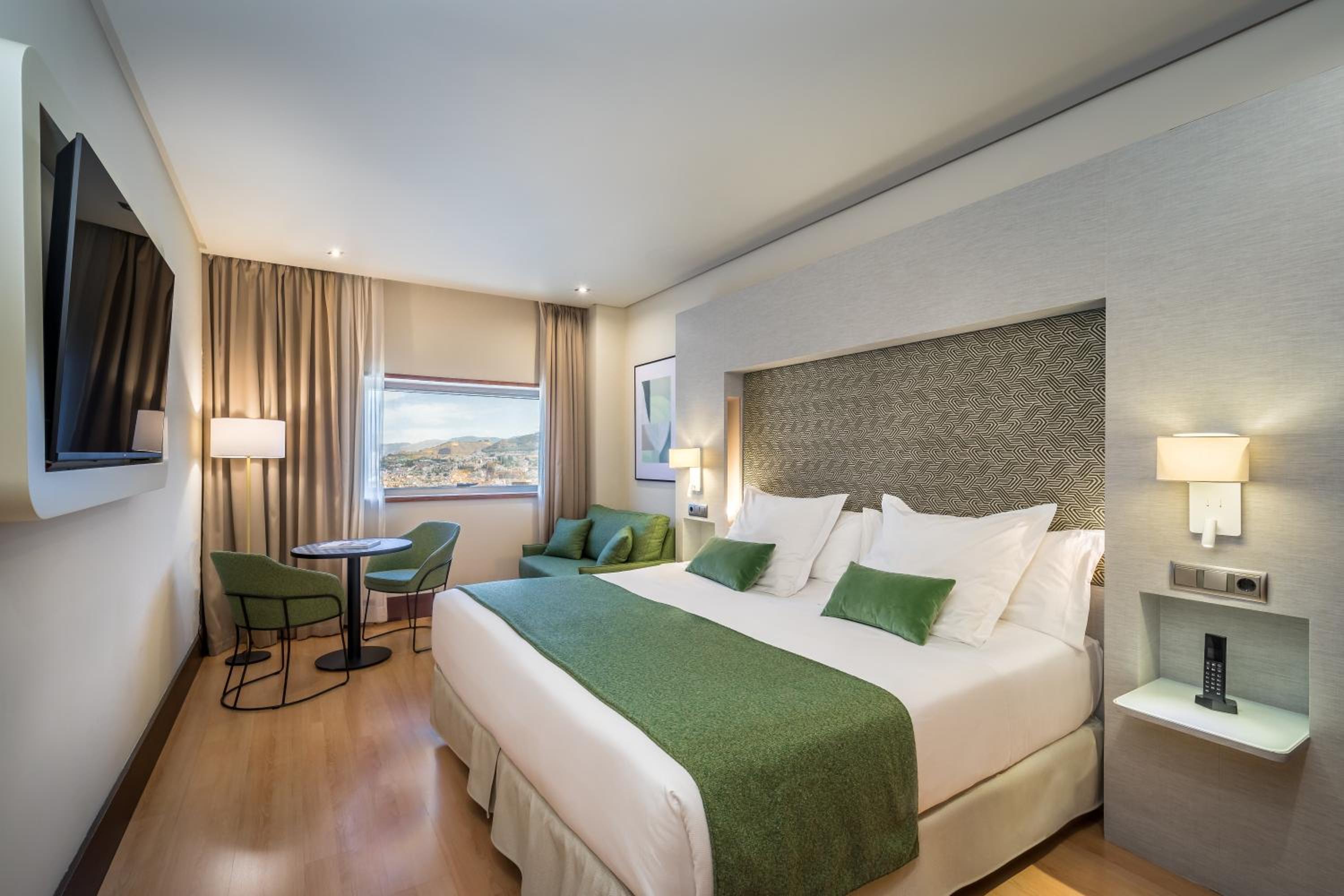 Deluxe Room with a View - Photo 2