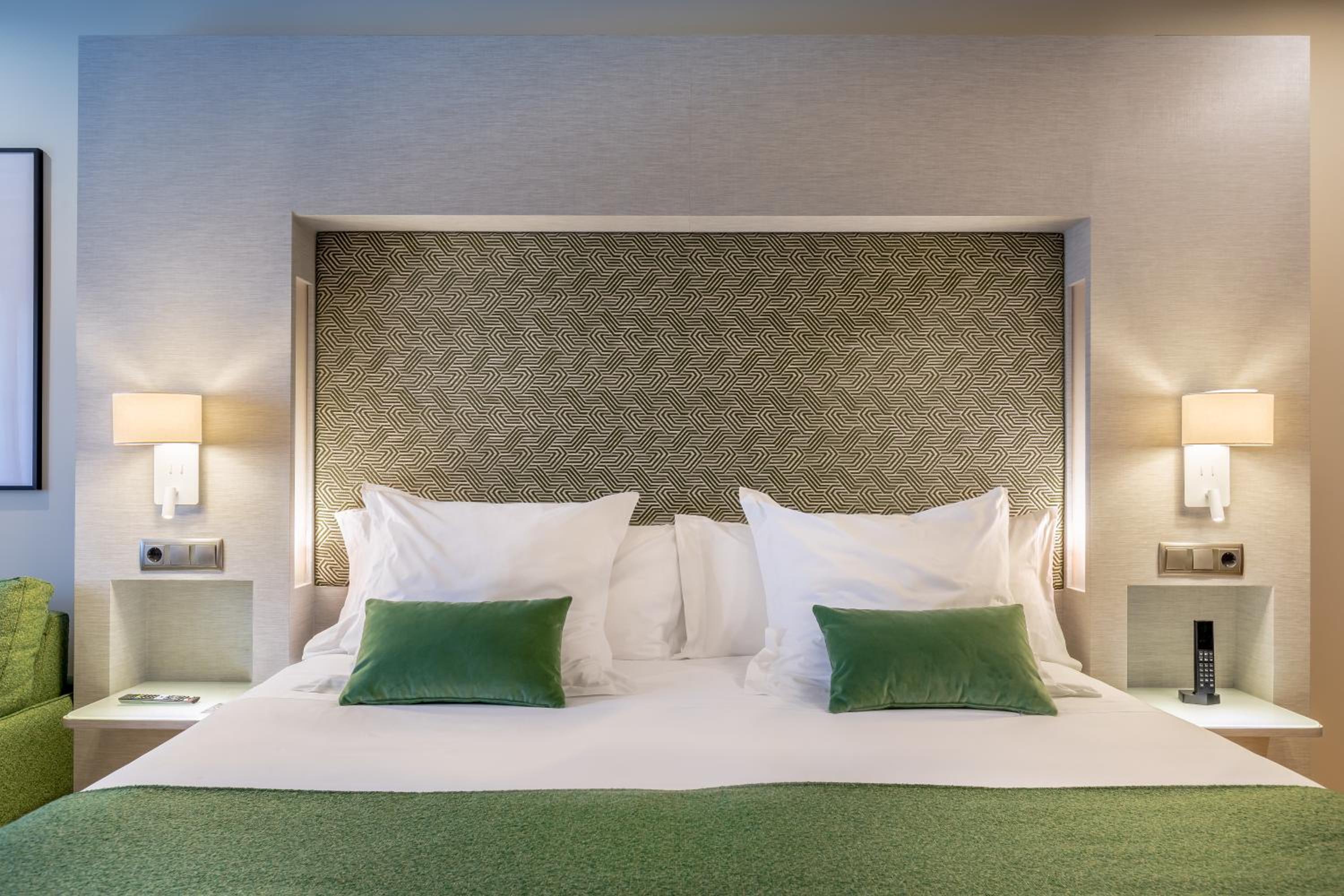 Deluxe Room with a View - Photo 1