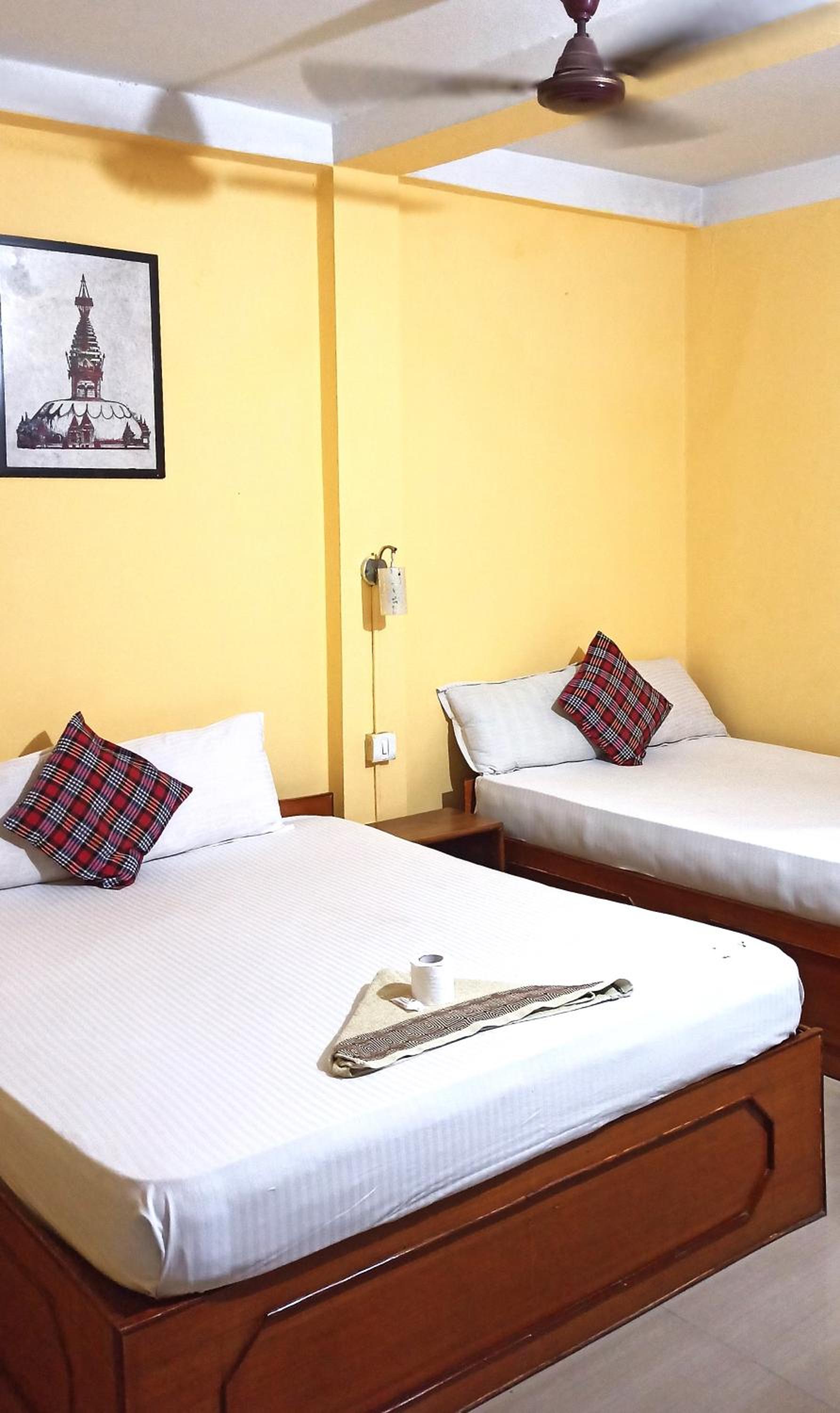 Twin Room with Private Bathroom photo 3