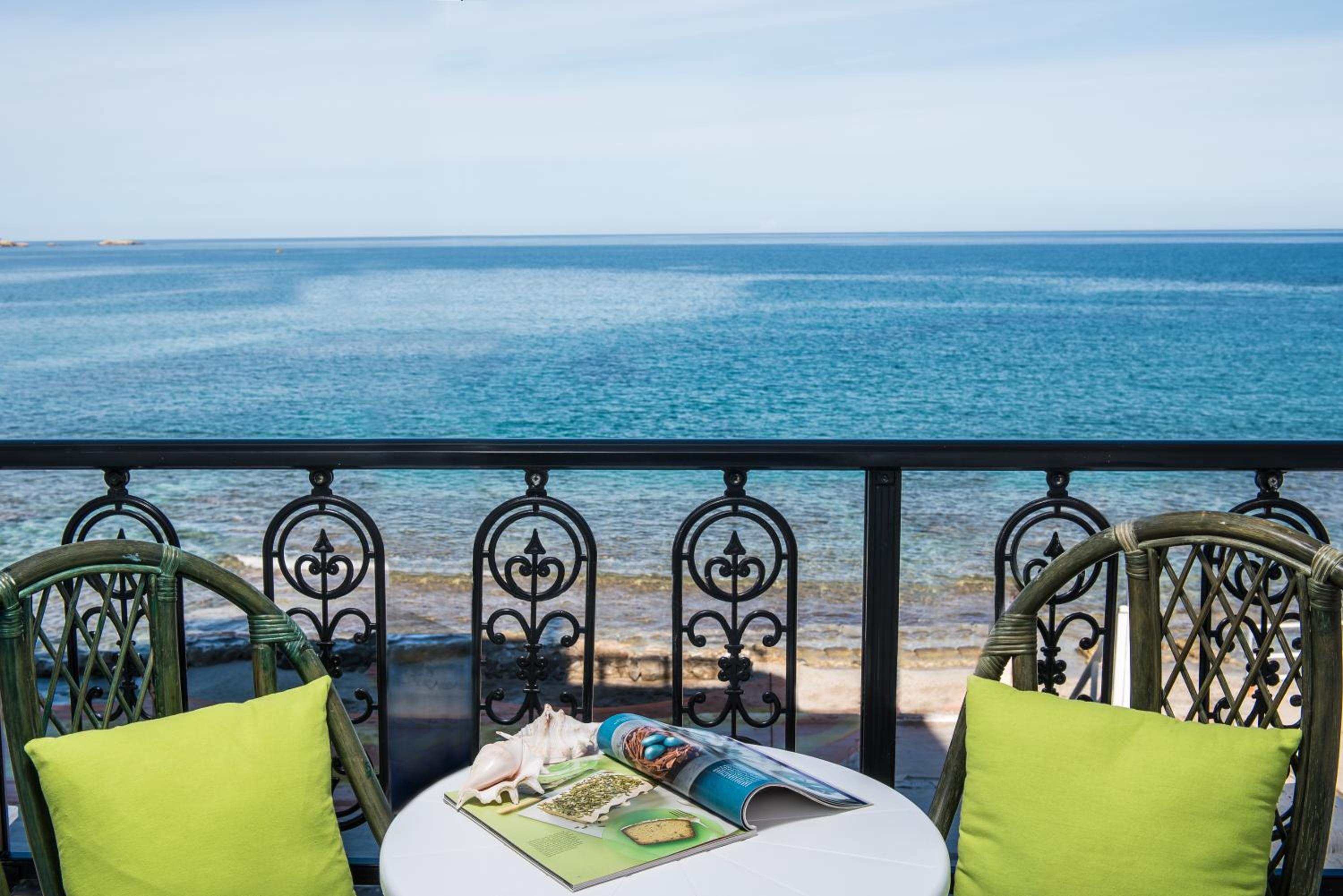 Studio with Sea View - Photo 4
