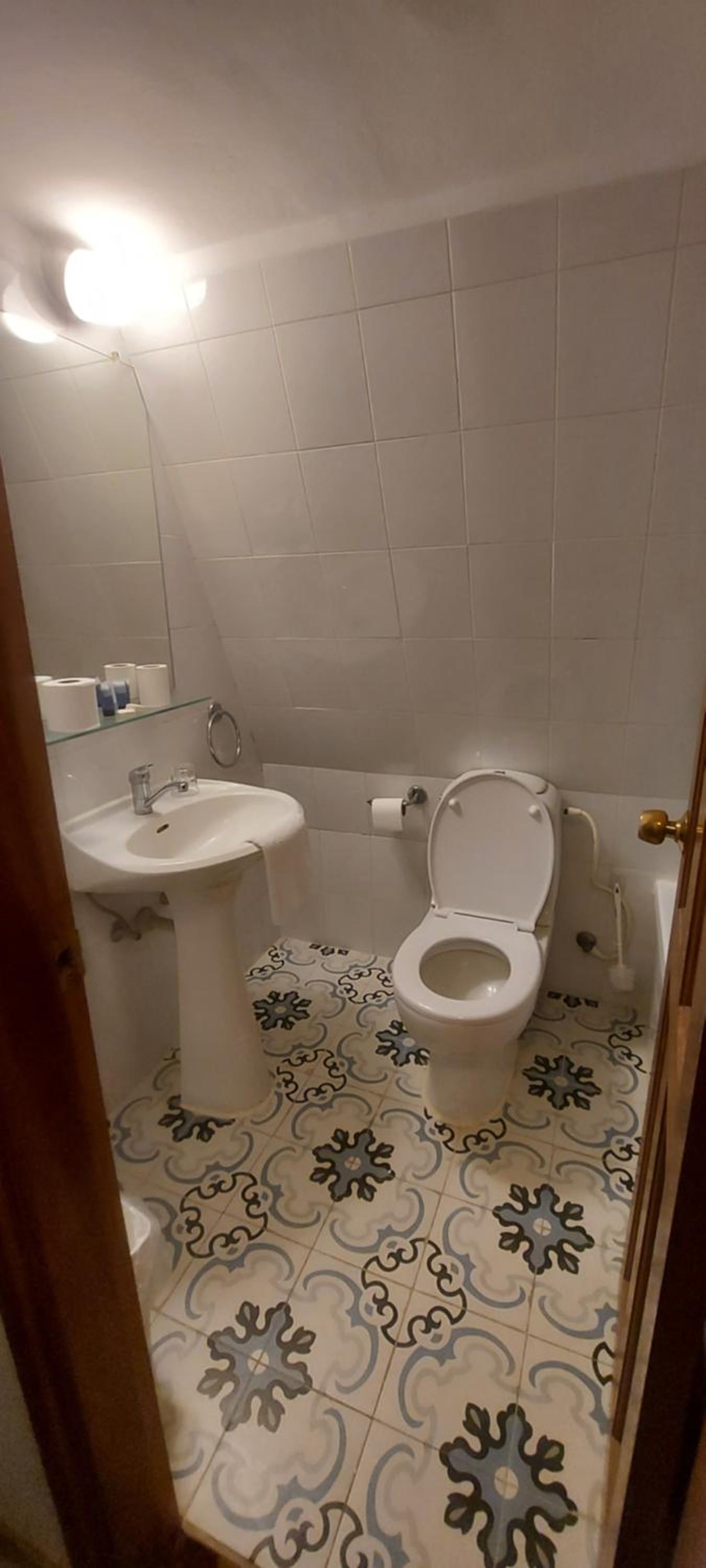 Standard Double Room - Photo 26