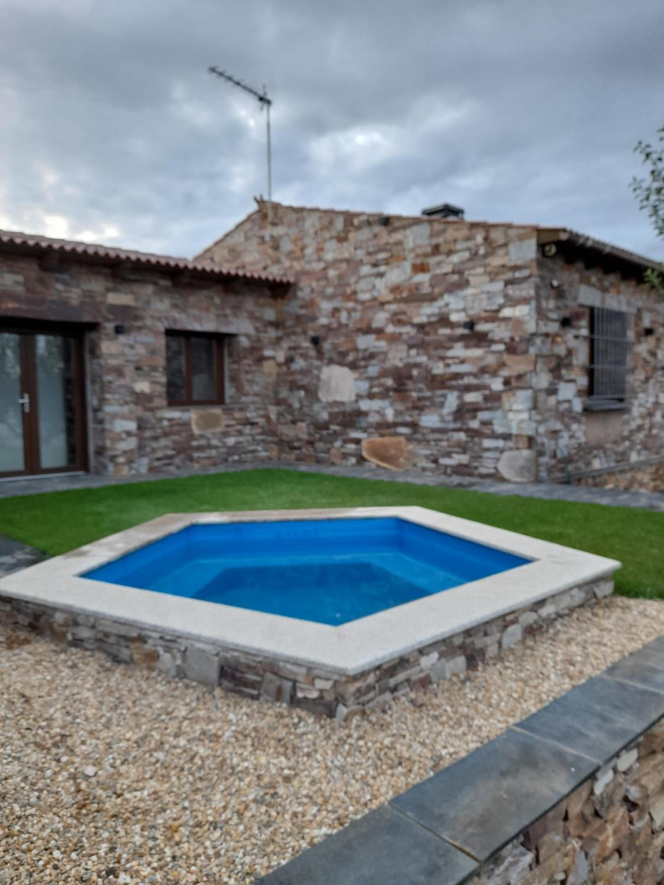 Three-Bedroom House photo 2