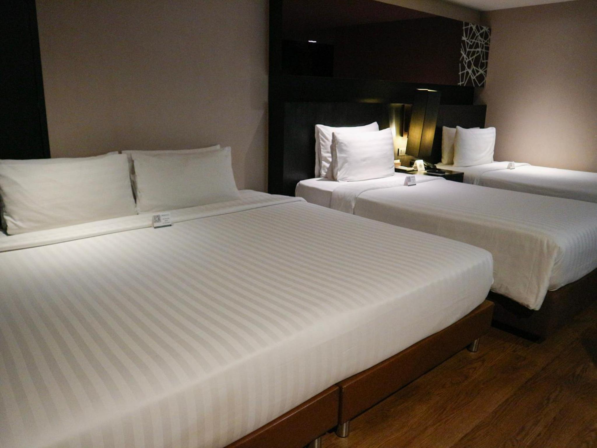 Family King Suite photo 2