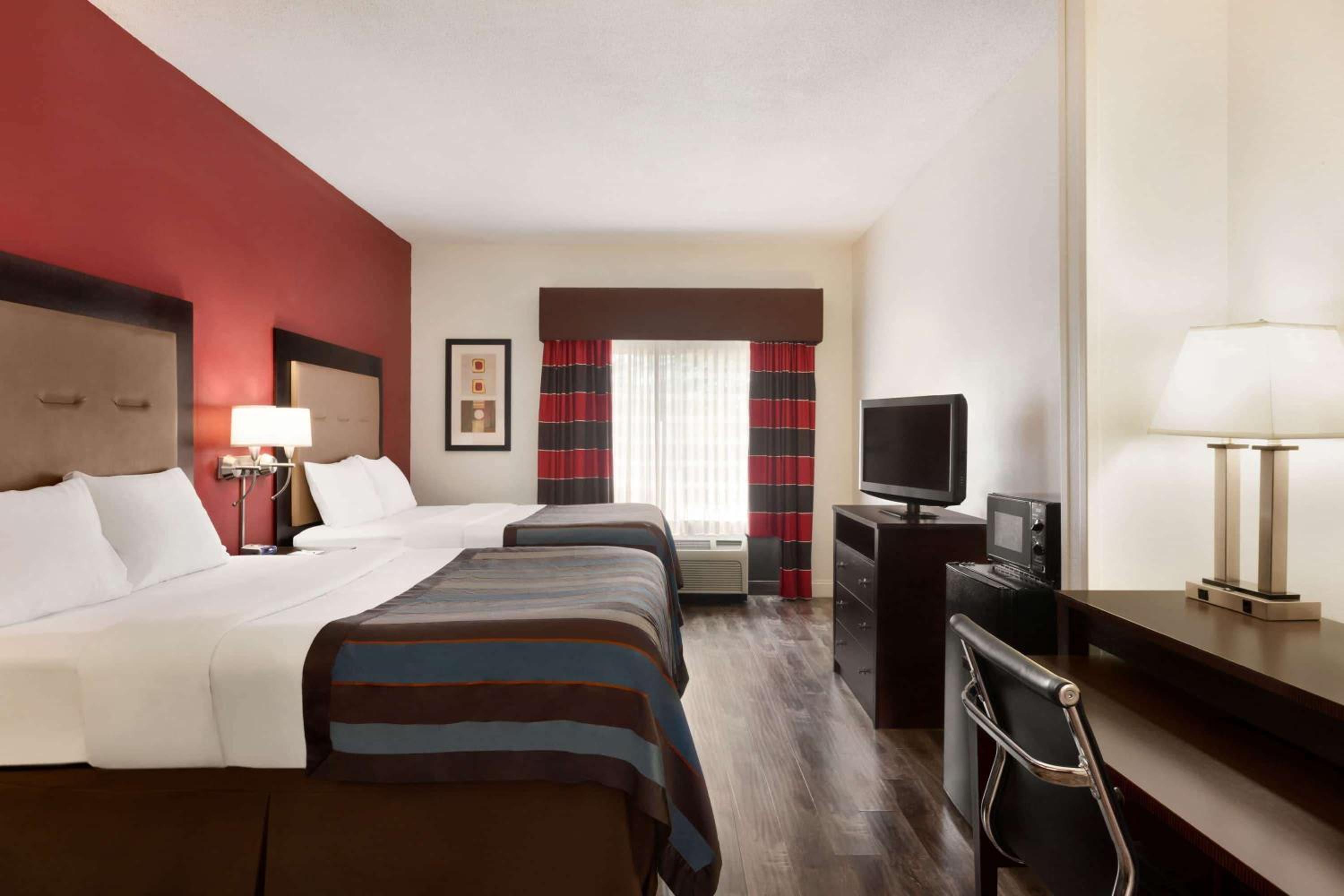 Deluxe Queen Room with Two Queen Beds - Non-Smoking photo 1
