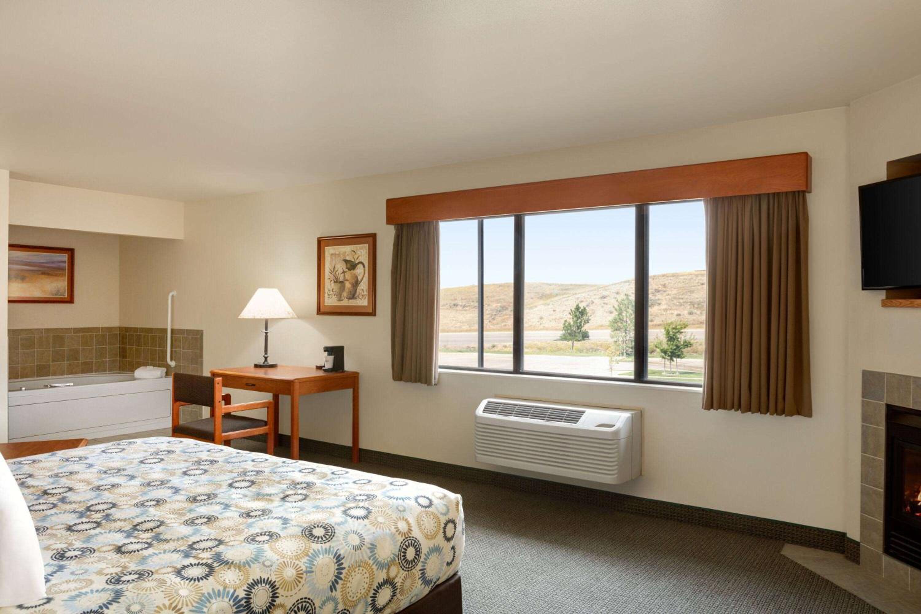 Deluxe King Studio Suite - Non-Smoking photo 1