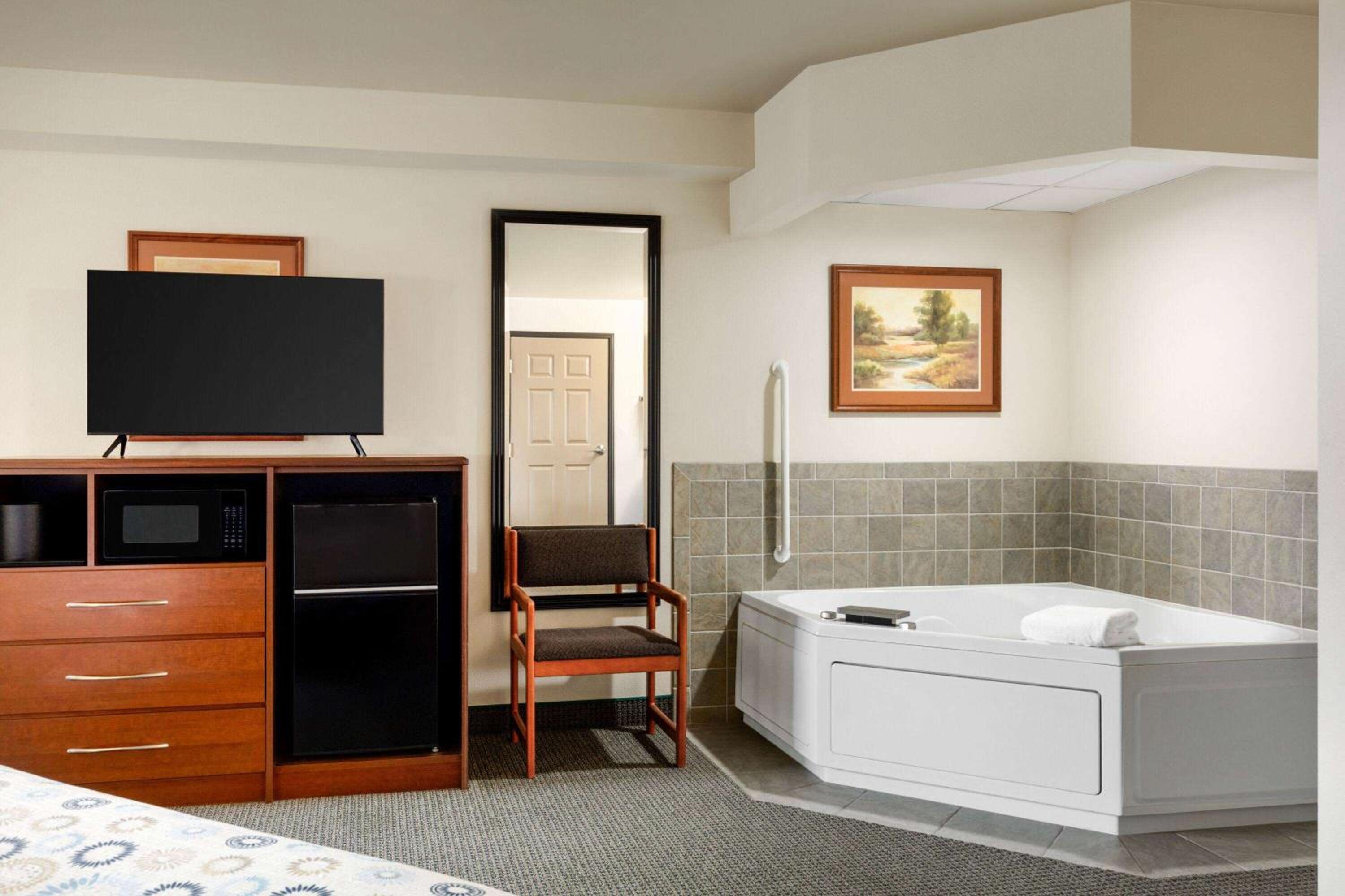 King Studio Suite - Non-Smoking photo 3