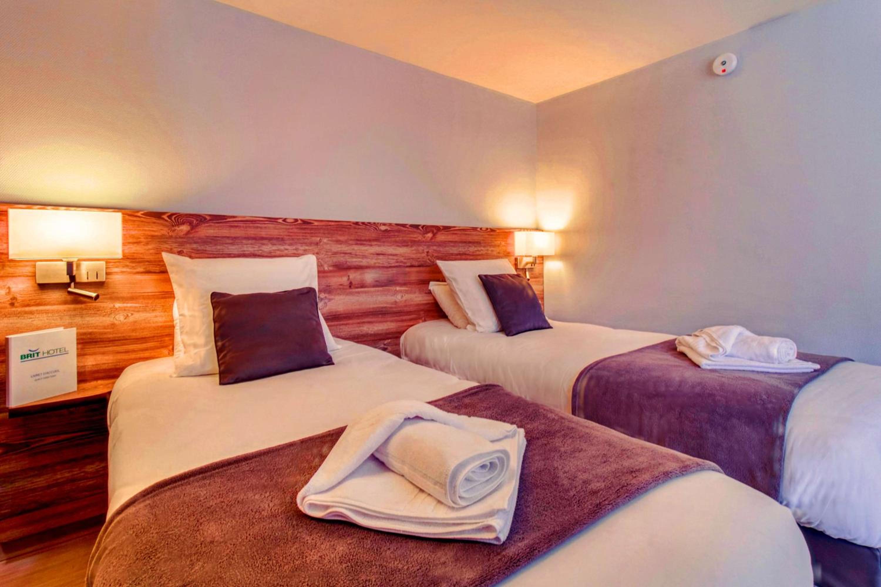 Twin Room - Photo 5