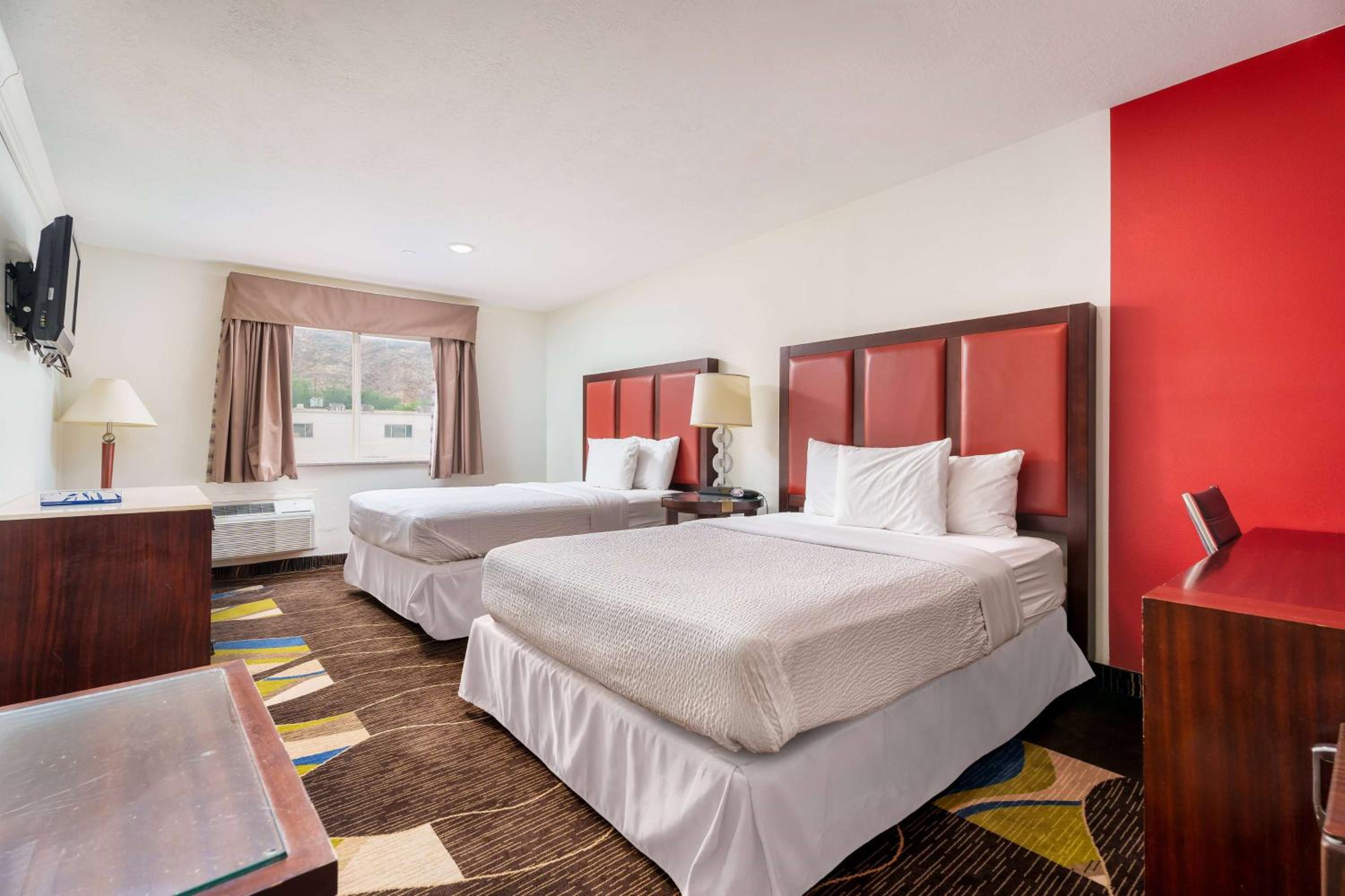 Queen Room with Two Queen Beds - Non-Smoking