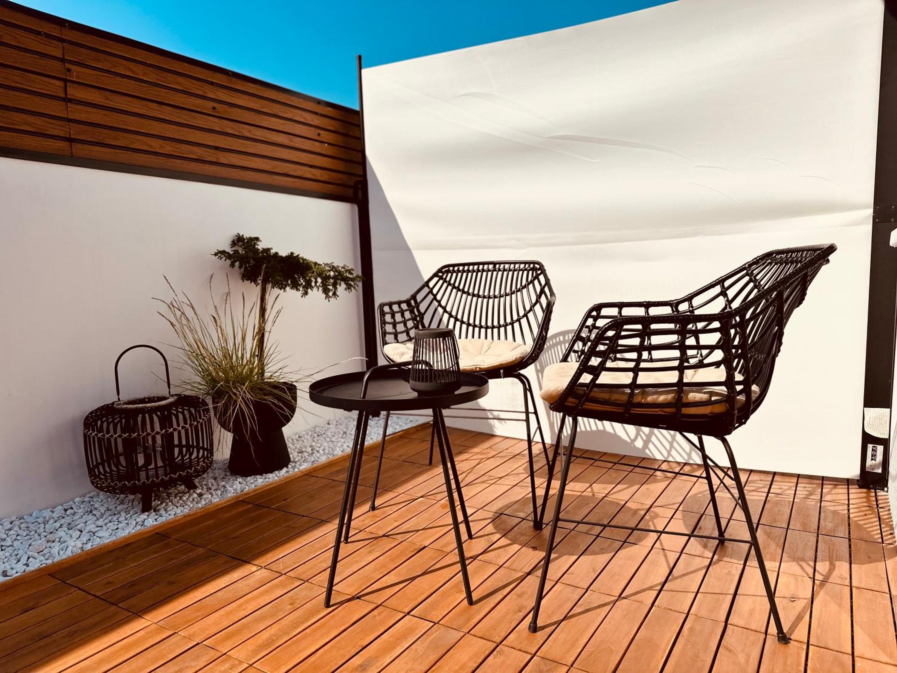 Superior Double Room with Balcony - Photo 10