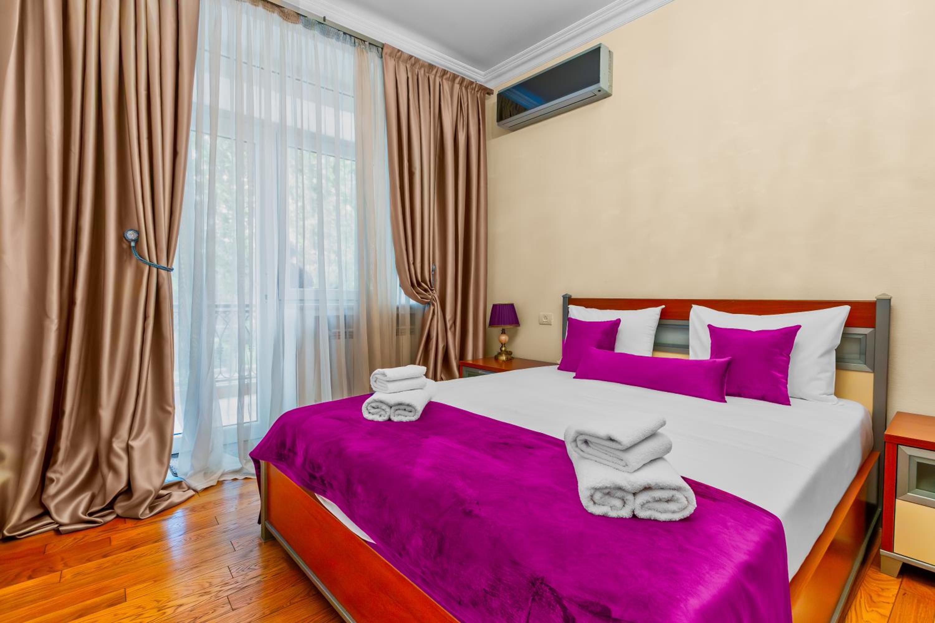 Two-Bedroom Deluxe Apartment With Balcony