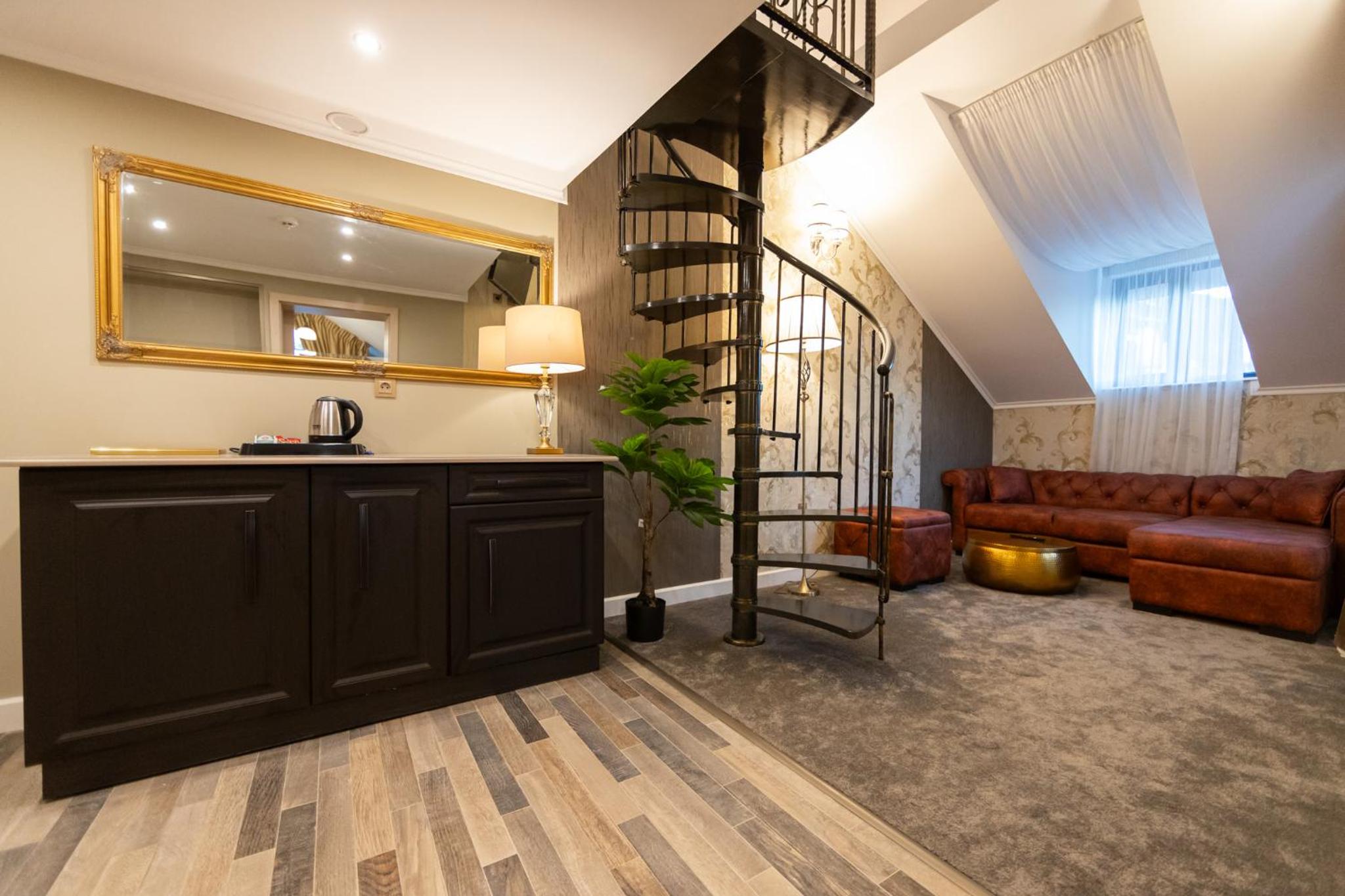 Apartment - Split Level