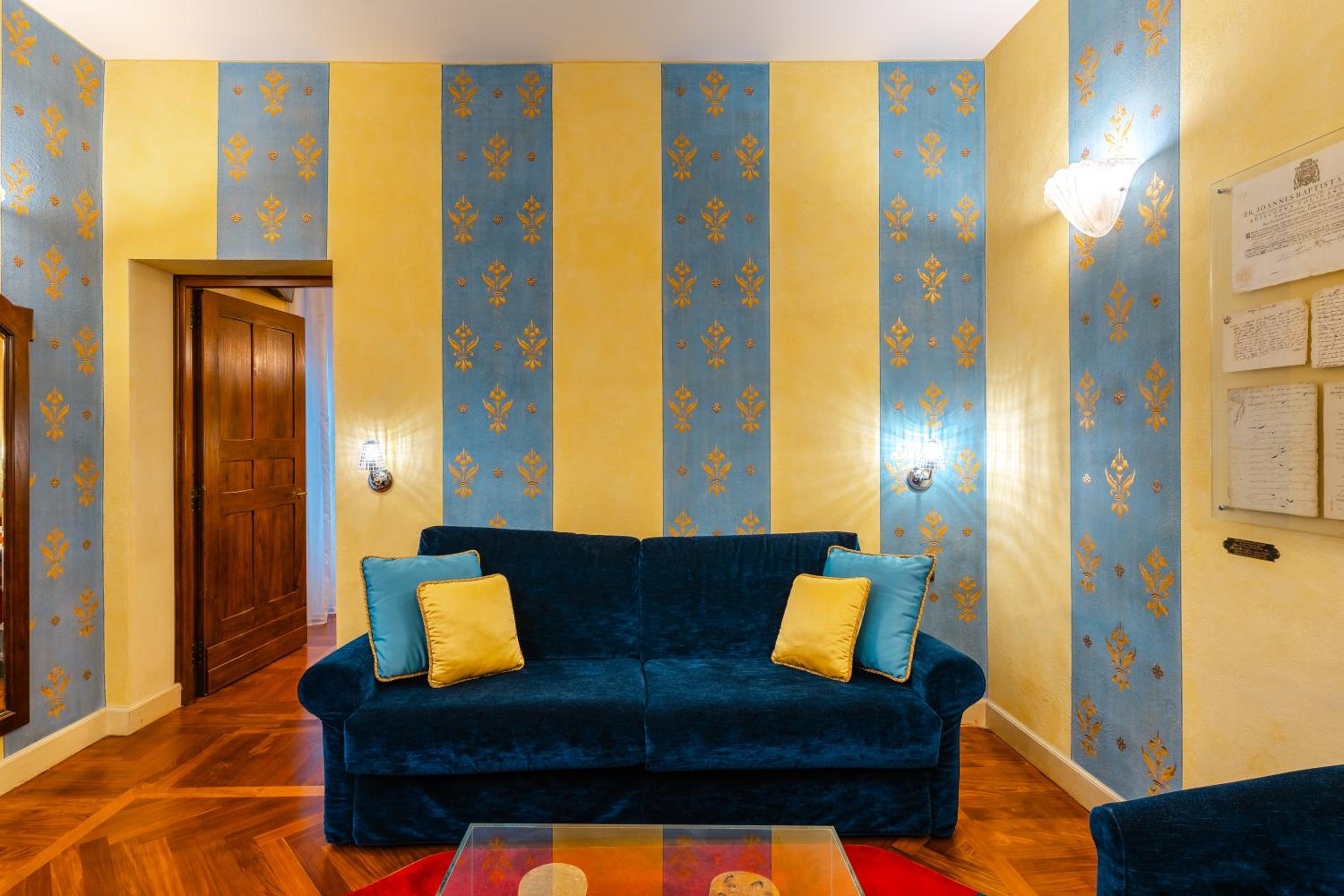 Suite - Photo 6