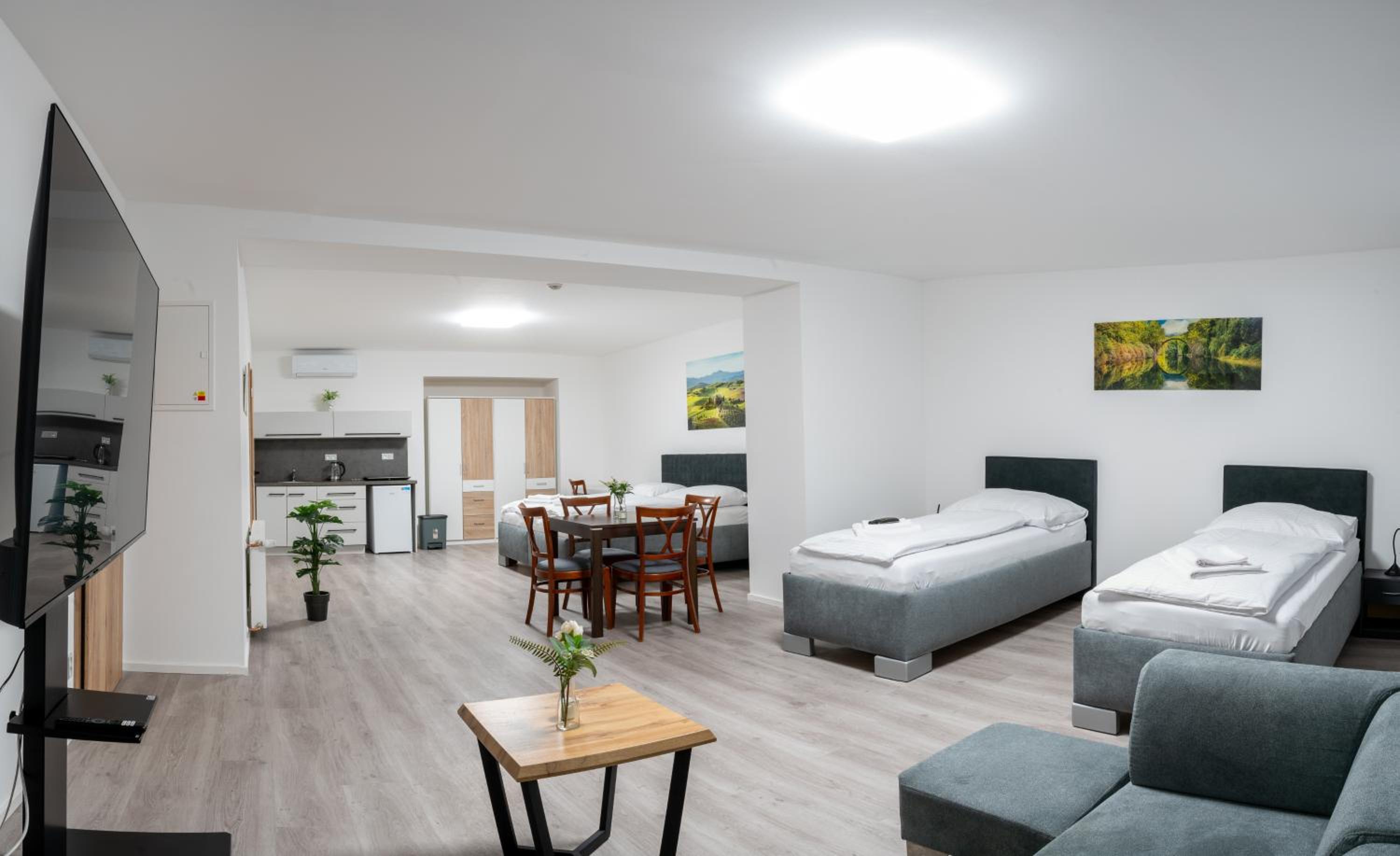 Deluxe Family Suite photo 1