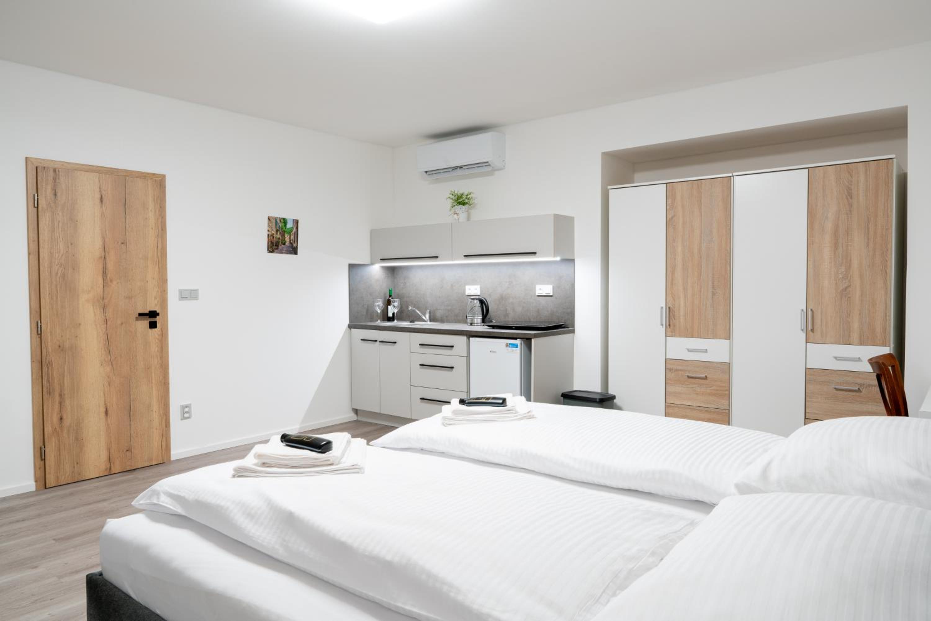 Deluxe Family Suite photo 3