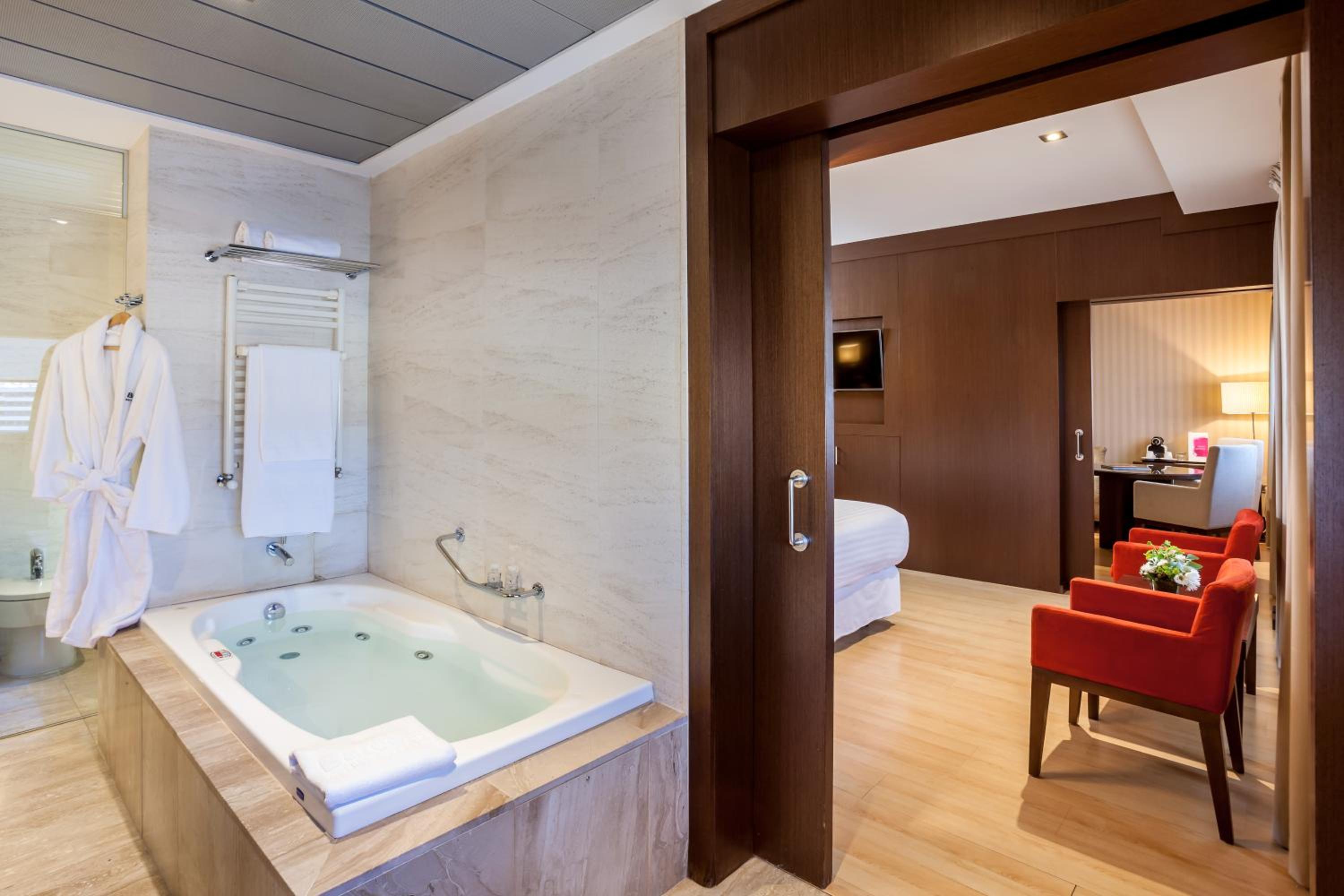Suite Familiar Junior (4 Adultos) Suite Familiar Junior (4 Adultos)