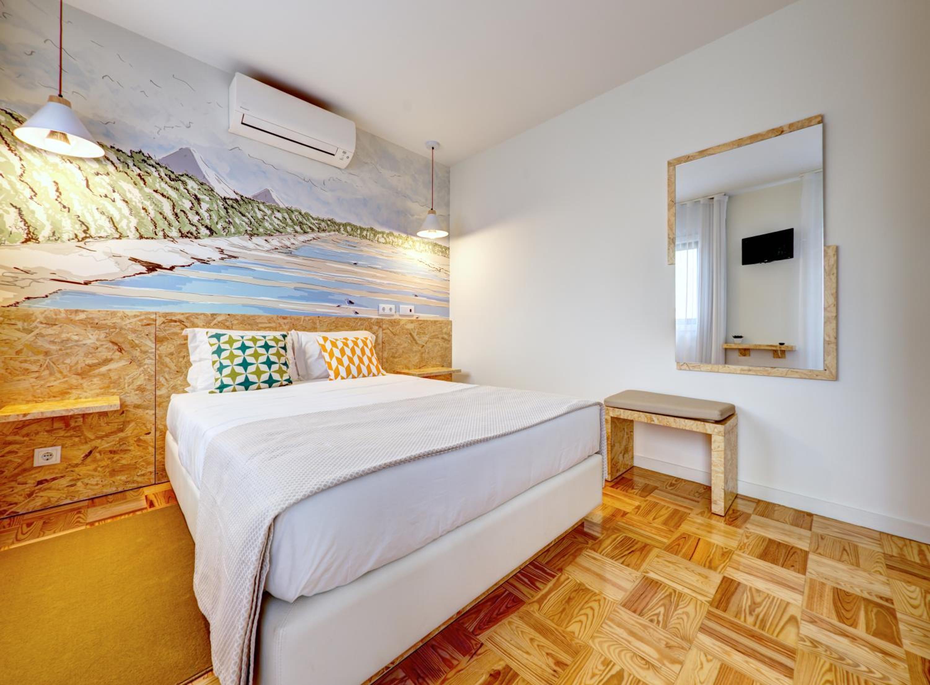 Double Room with Balcony - Photo 2