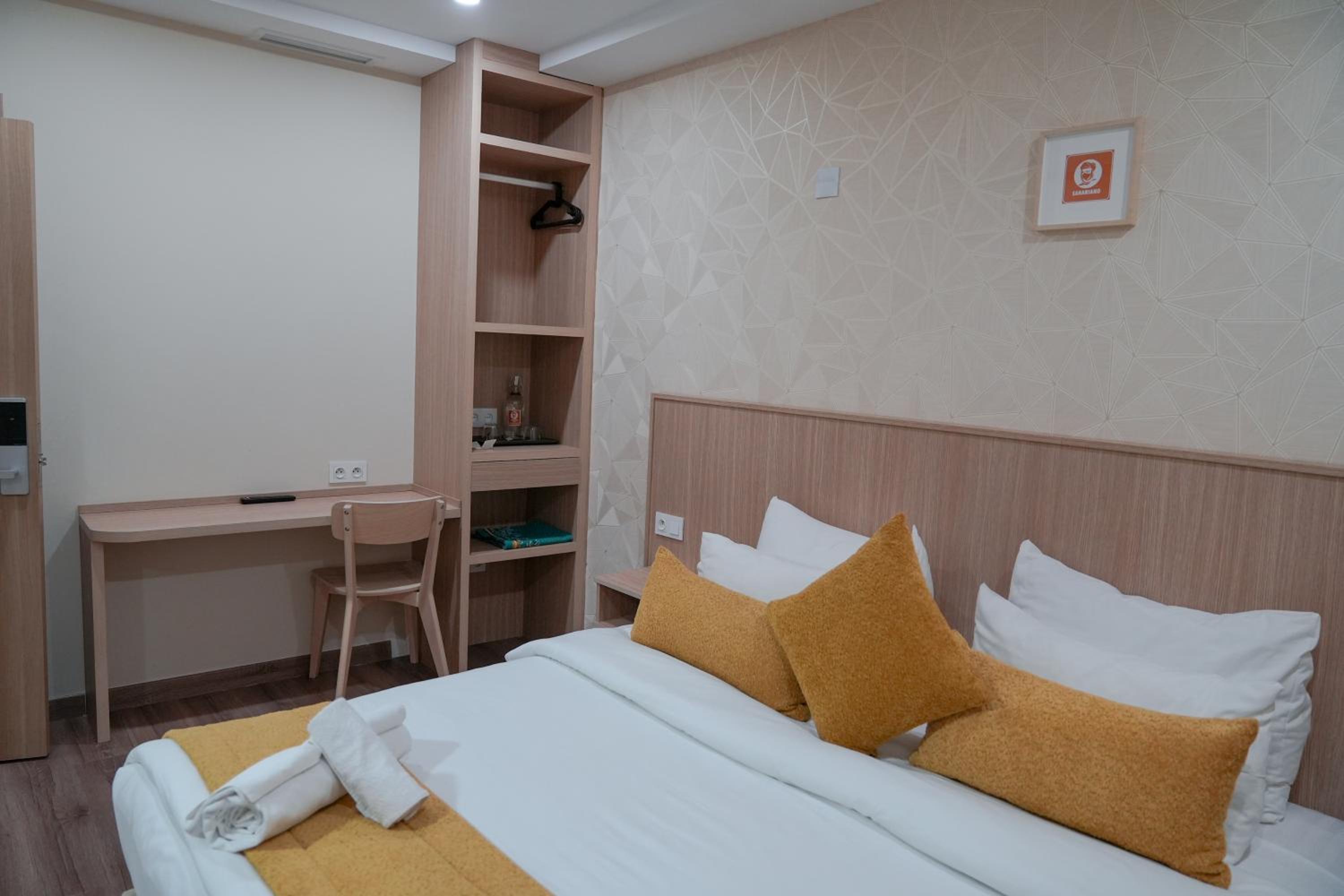 Double Room - Photo 5